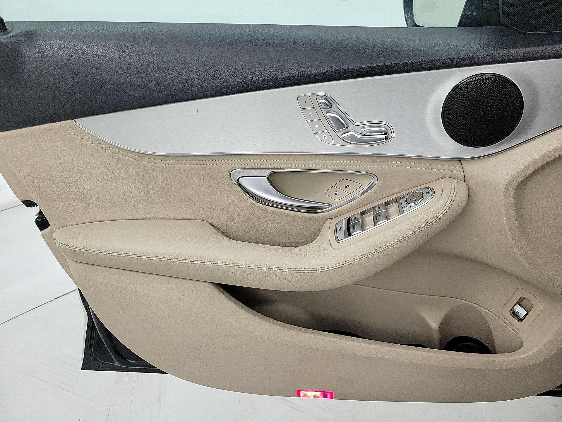 Thumbnail: 2016 Mercedes-Benz C-Class - 12