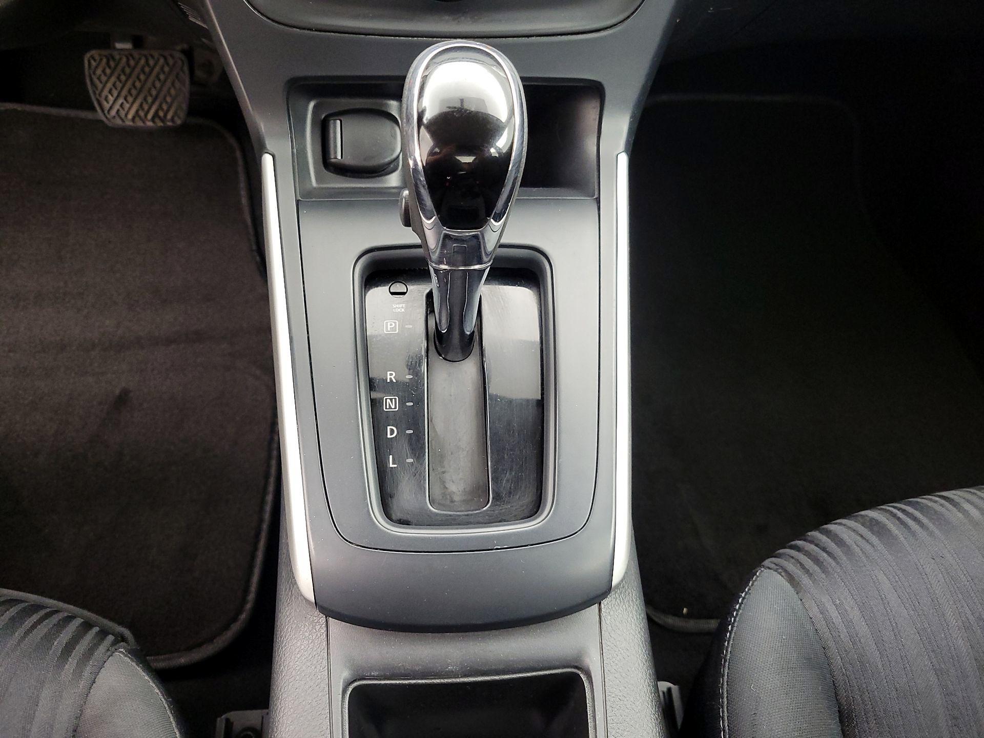 Thumbnail: 2019 Nissan Sentra - 17