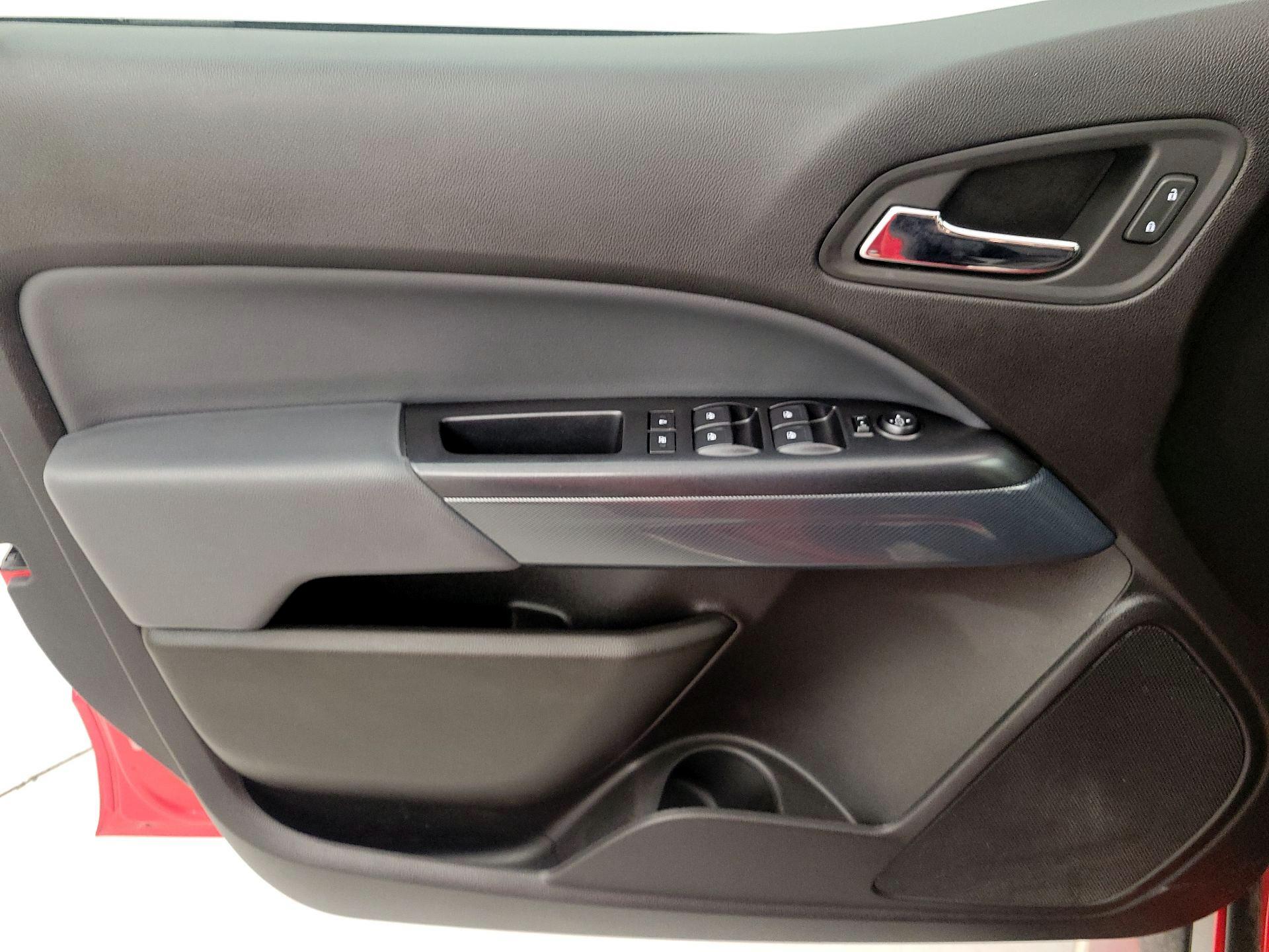 Thumbnail: 2019 Chevrolet Colorado - 12