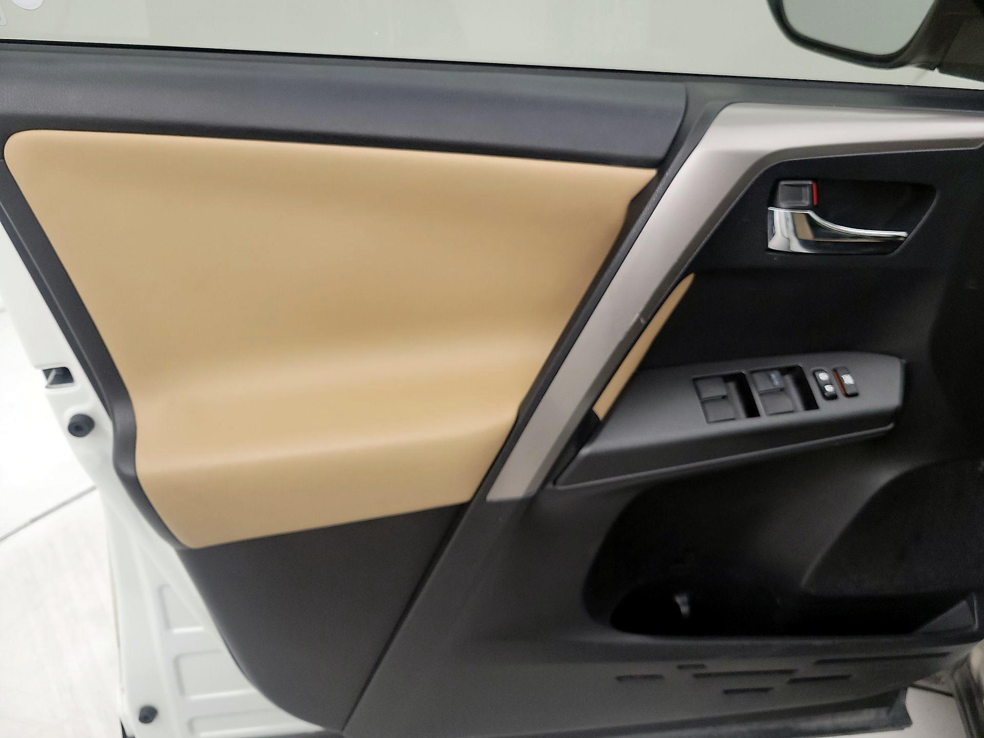 Thumbnail: 2017 Toyota RAV4 - 12