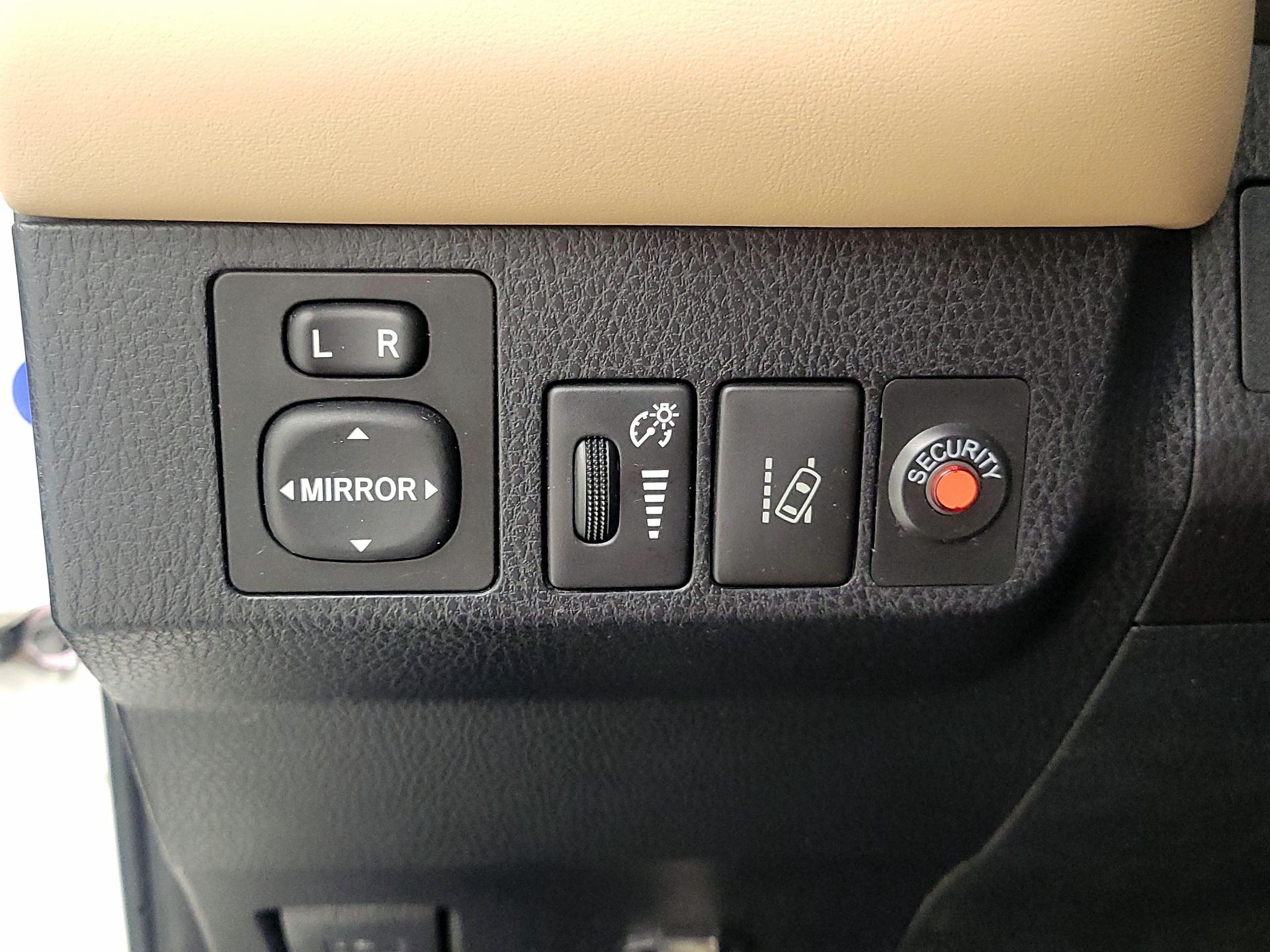 Thumbnail: 2017 Toyota RAV4 - 13