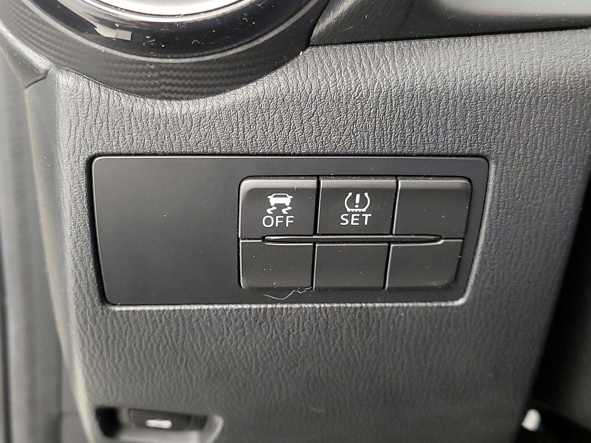 Thumbnail: 2019 Toyota Yaris - 13