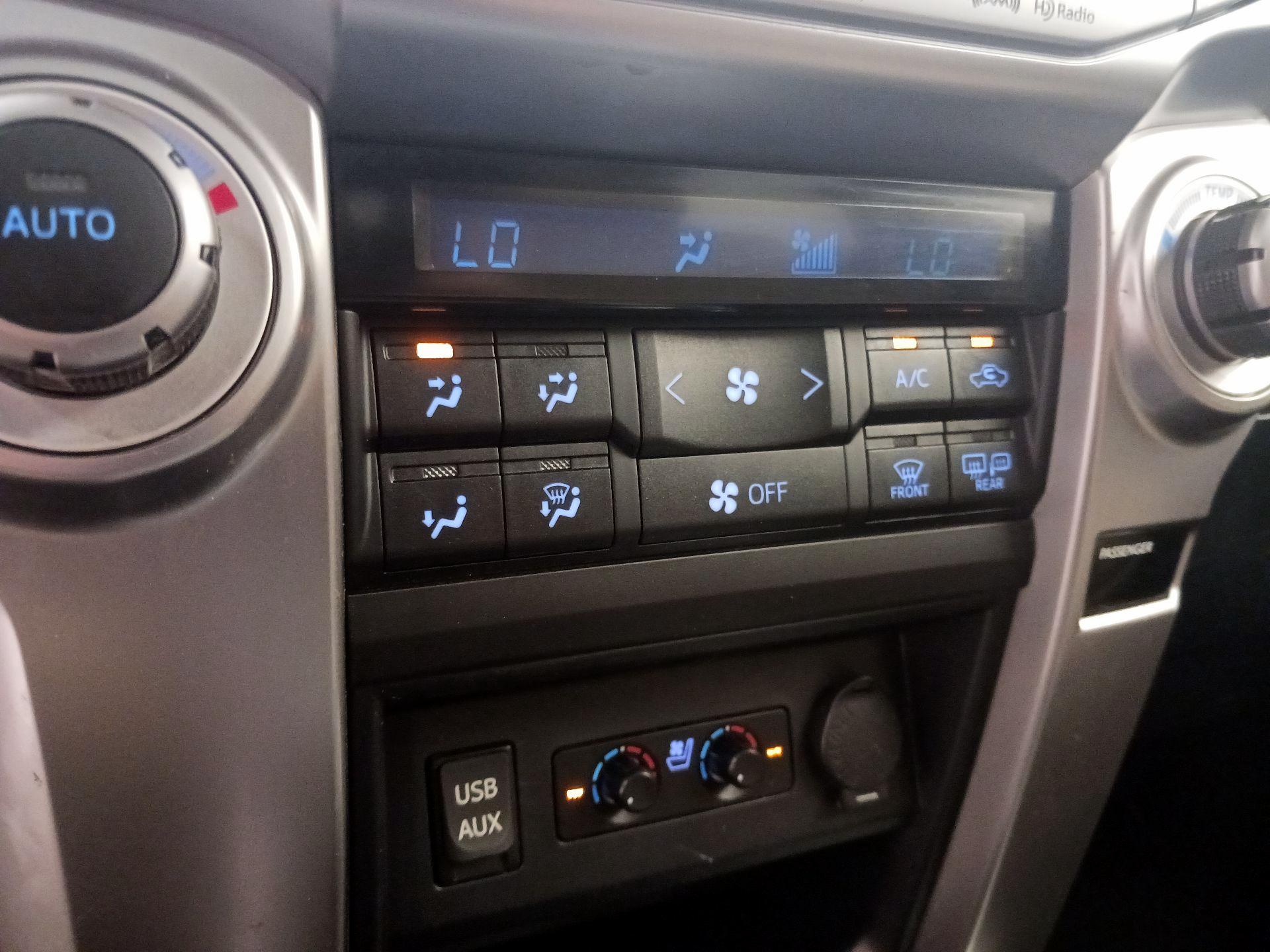 Thumbnail: 2019 Toyota 4Runner - 16