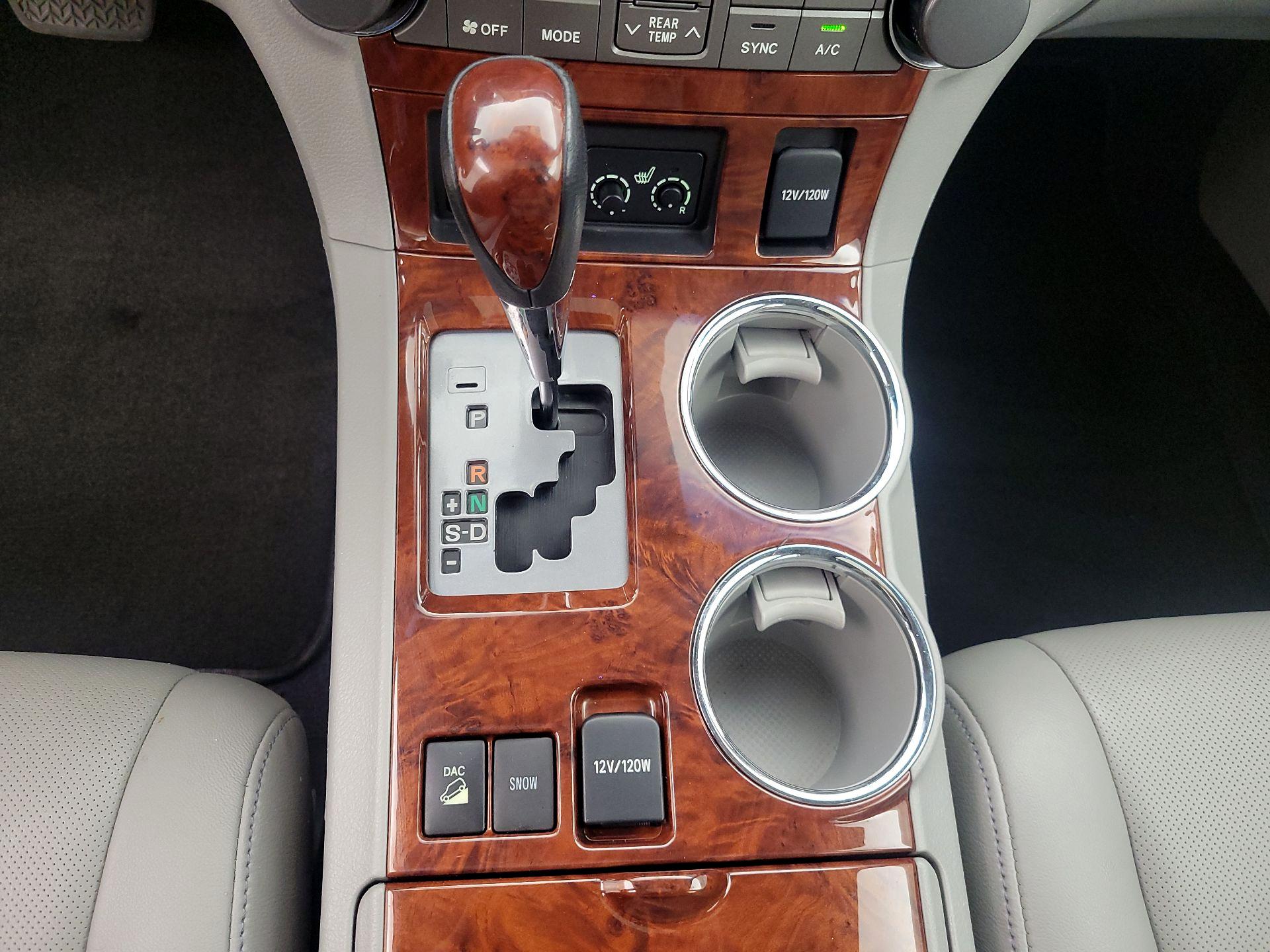 Thumbnail: 2013 Toyota Highlander - 17