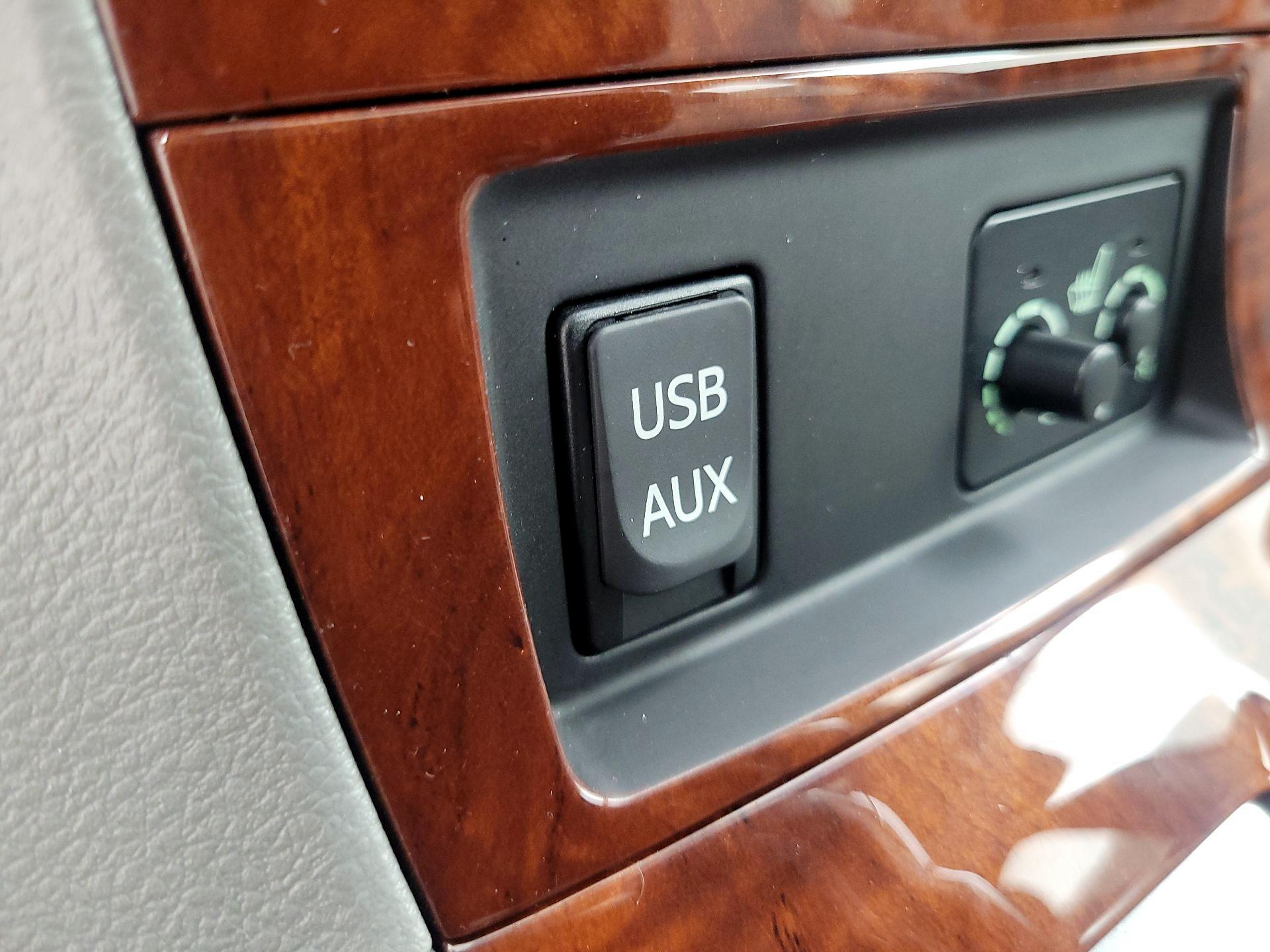 Thumbnail: 2013 Toyota Highlander - 18
