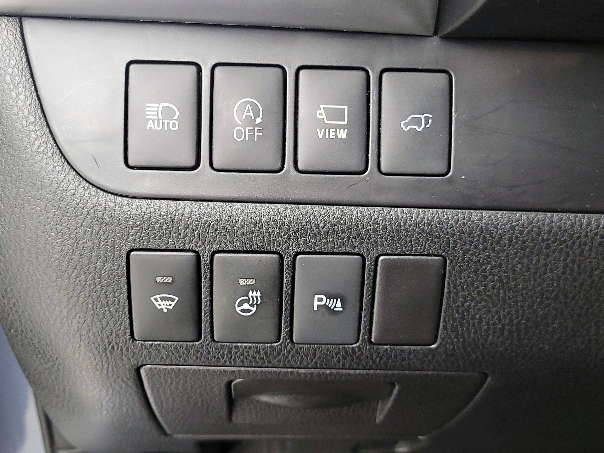 Thumbnail: 2018 Toyota Highlander - 13