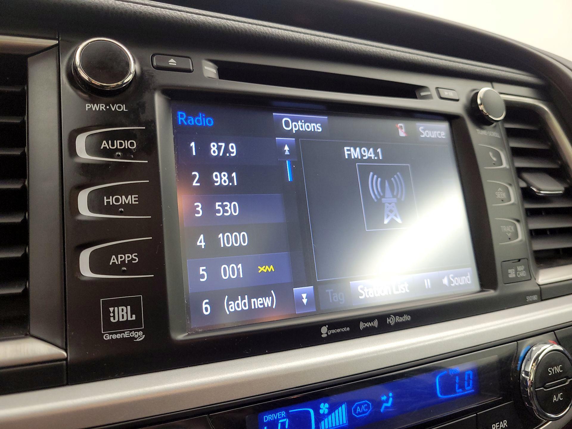 Thumbnail: 2018 Toyota Highlander - 16