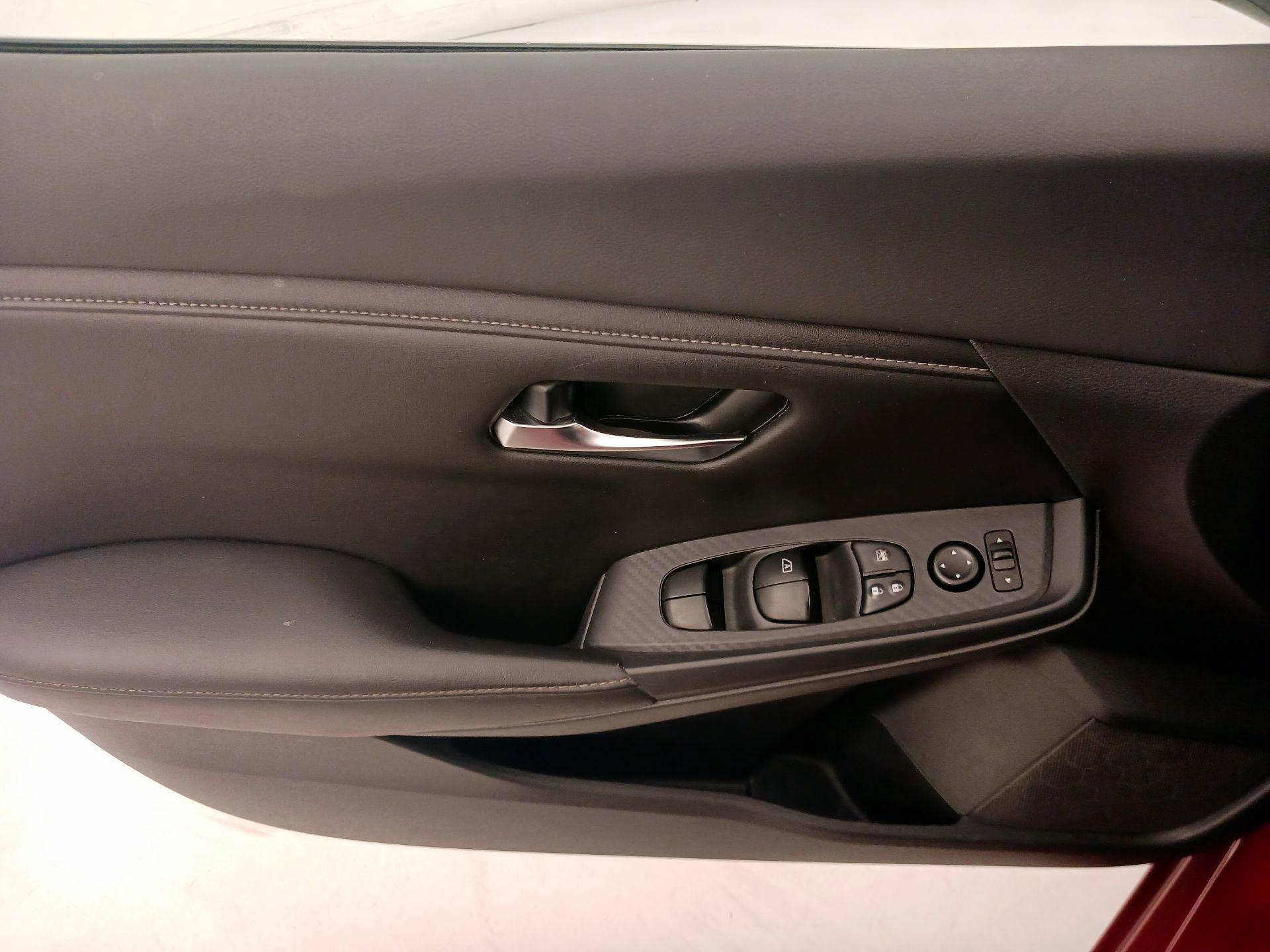 Thumbnail: 2021 Nissan Sentra - 12