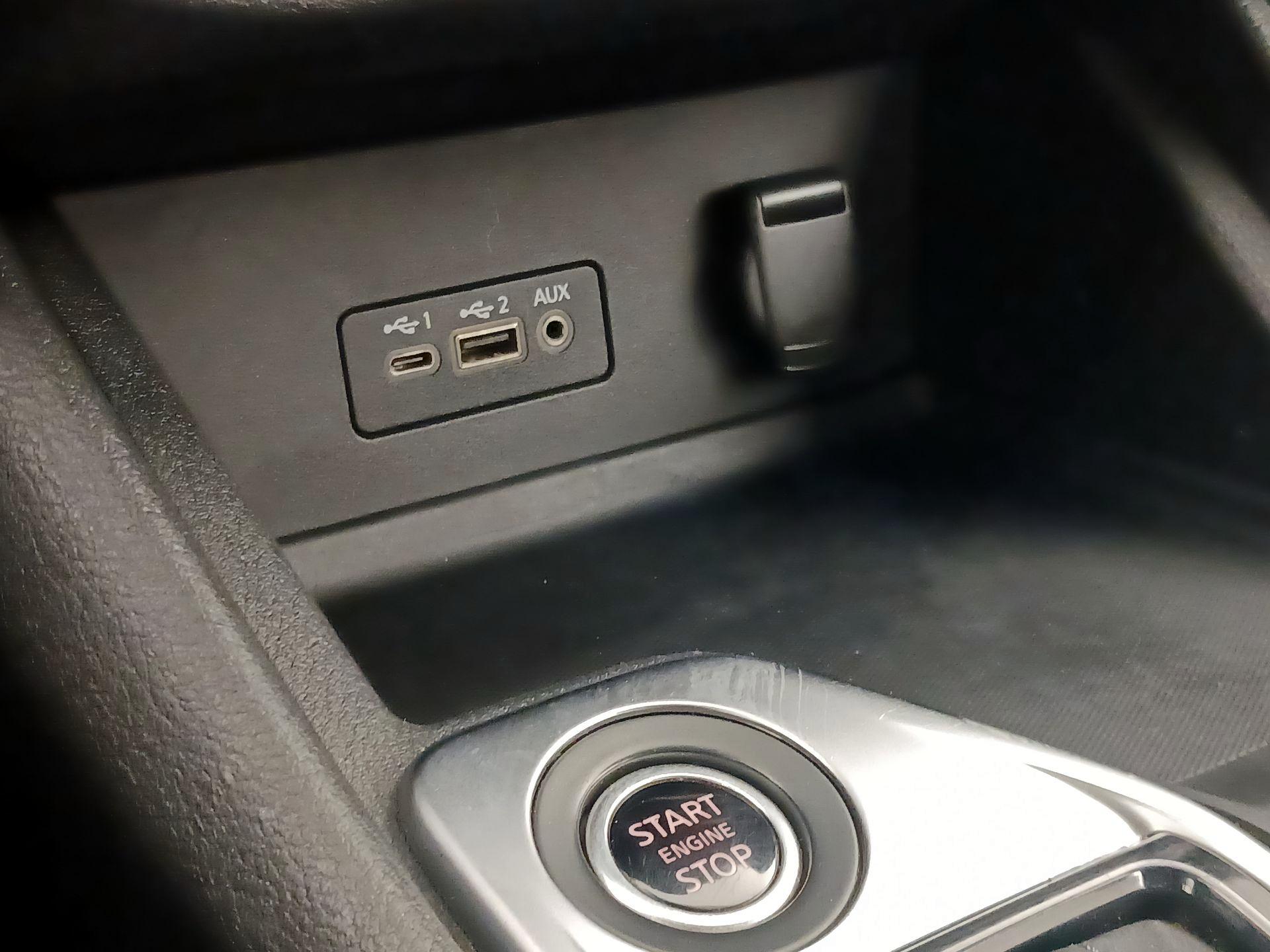 Thumbnail: 2021 Nissan Sentra - 18