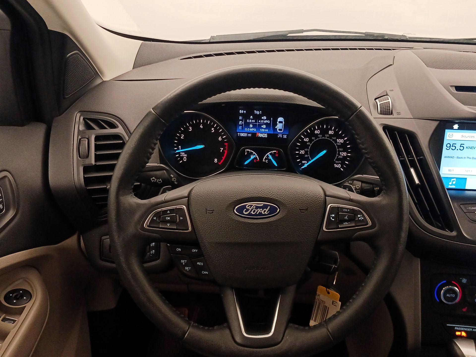 Thumbnail: 2017 Ford Escape - 10