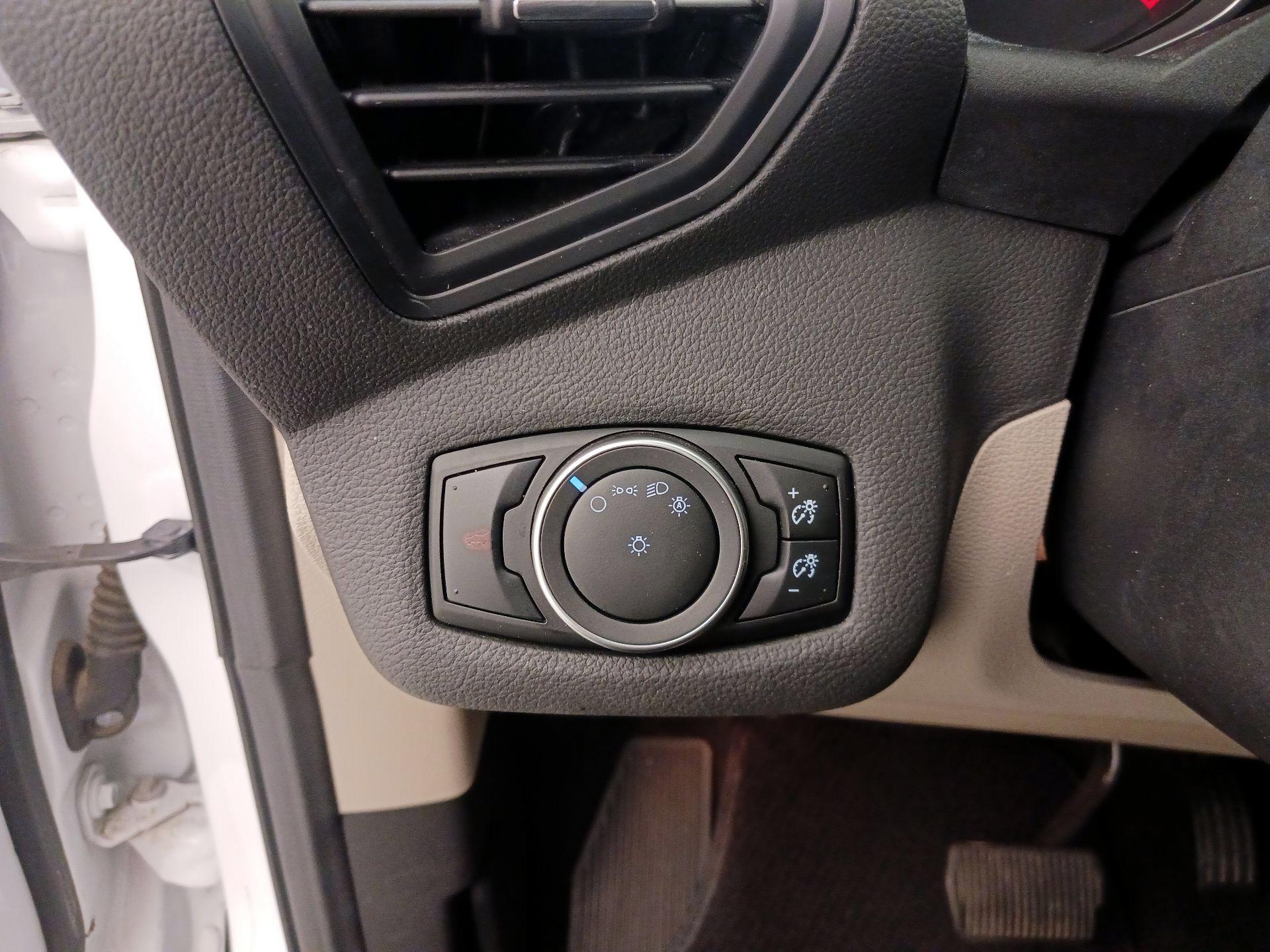 Thumbnail: 2017 Ford Escape - 13