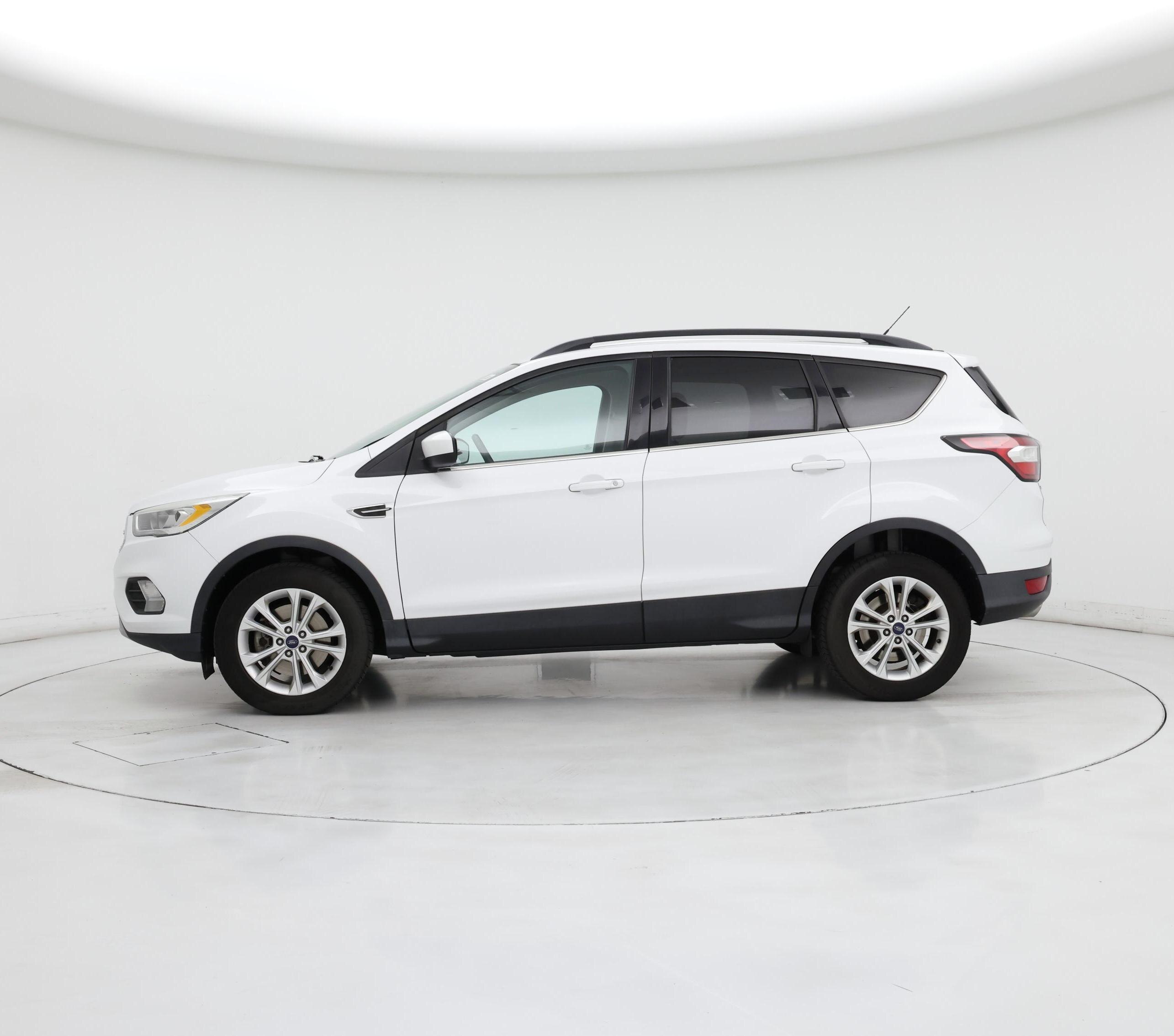 Thumbnail: 2017 Ford Escape - 3