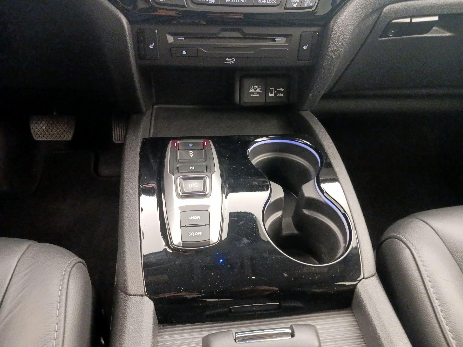 Thumbnail: 2019 Honda Pilot - 18