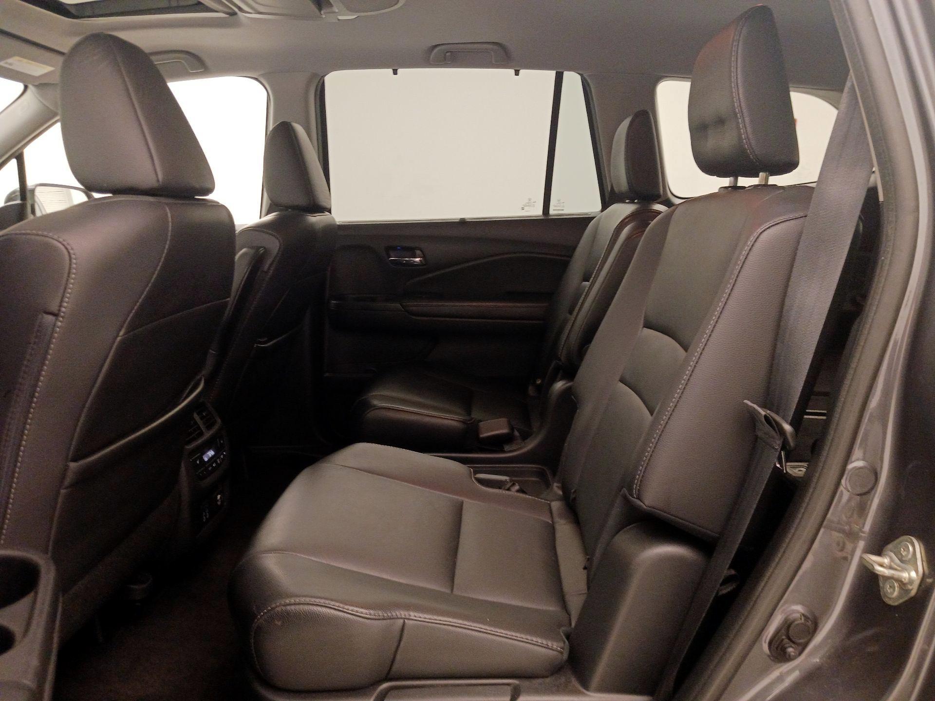 Thumbnail: 2019 Honda Pilot - 20