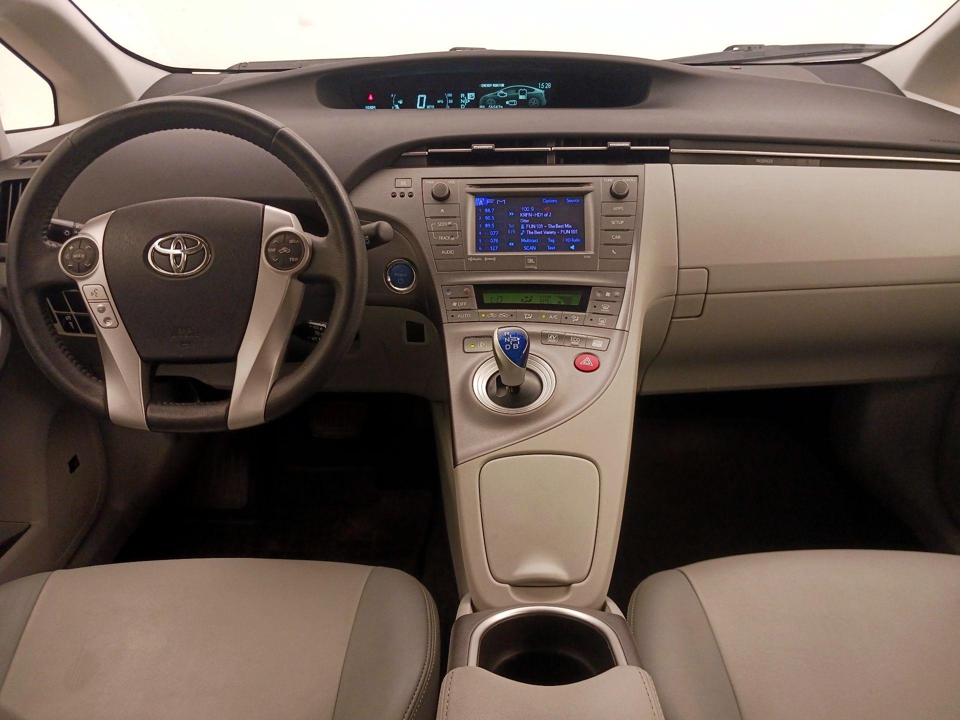 Thumbnail: 2014 Toyota Prius - 9
