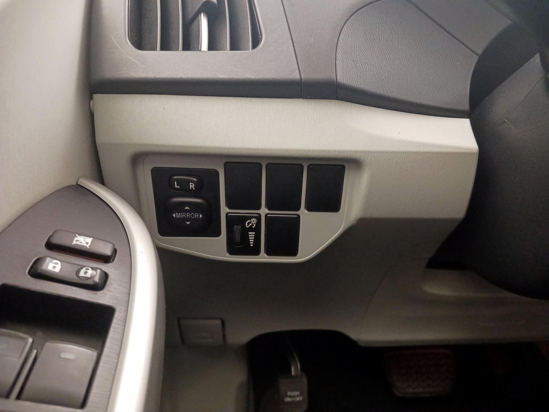 Thumbnail: 2014 Toyota Prius - 13