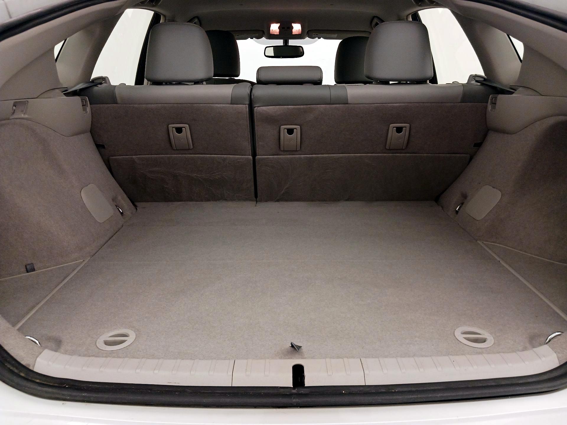 Thumbnail: 2014 Toyota Prius - 19