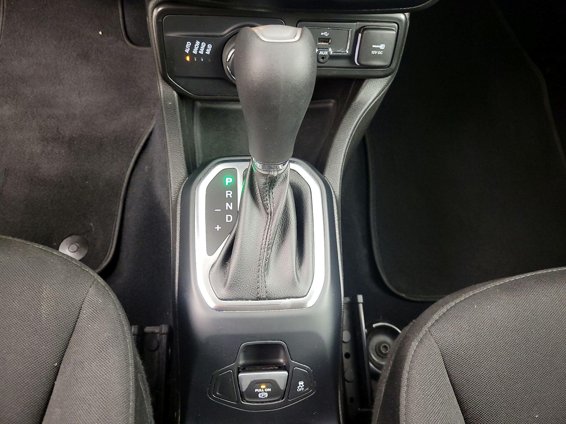 Thumbnail: 2021 Jeep Renegade - 17