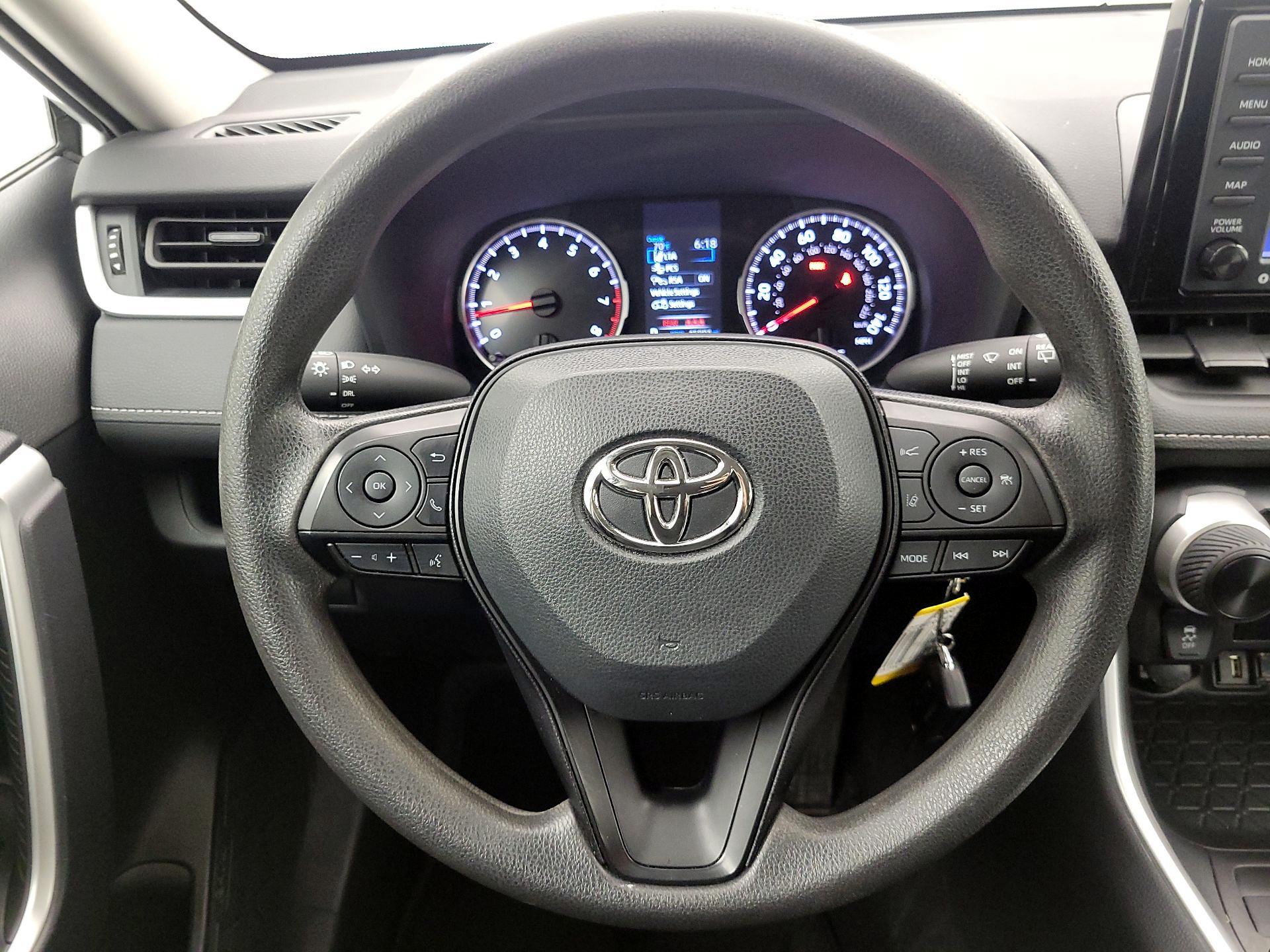 Thumbnail: 2022 Toyota RAV4 - 10