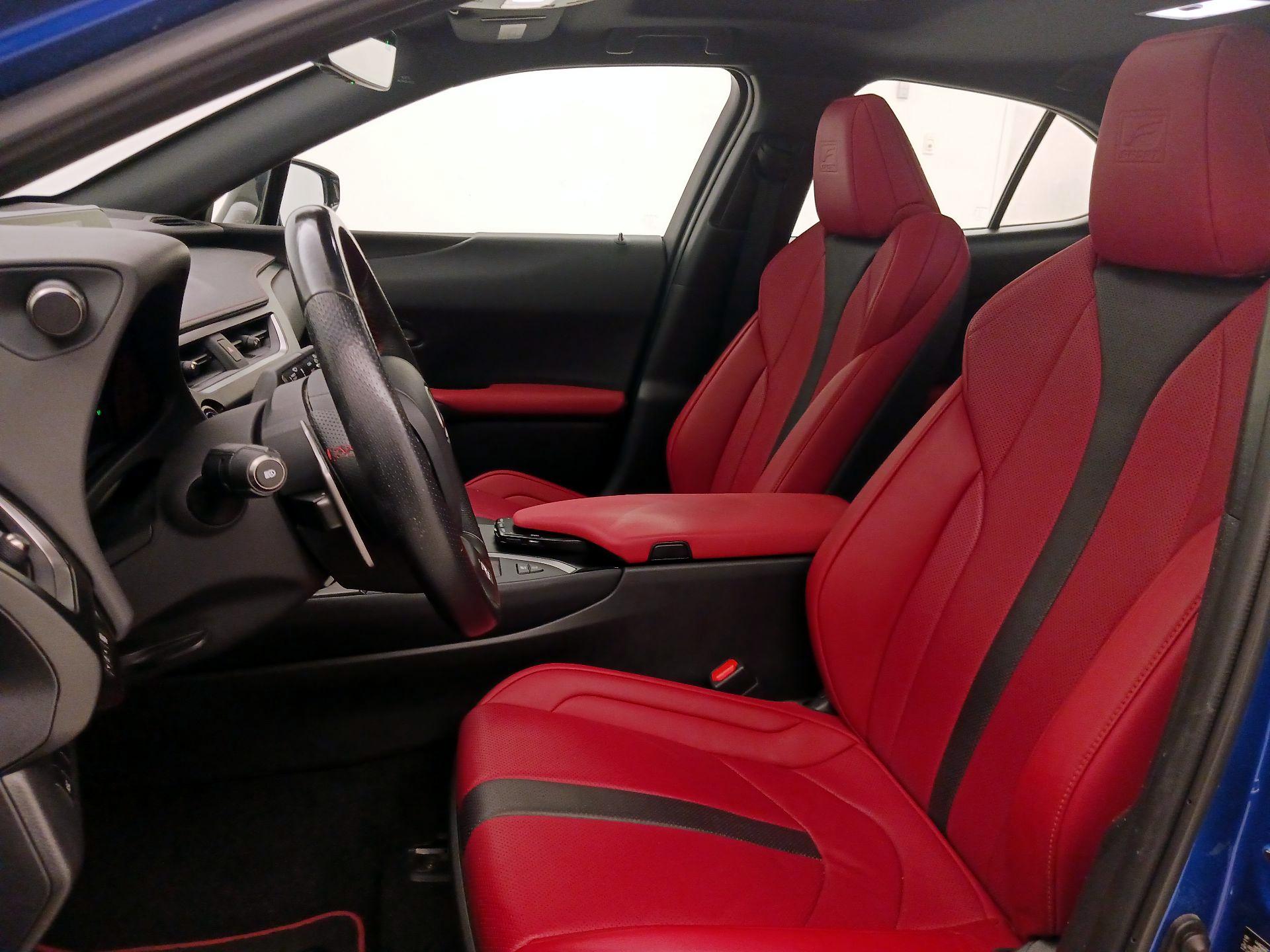 Thumbnail: 2020 Lexus UX - 11