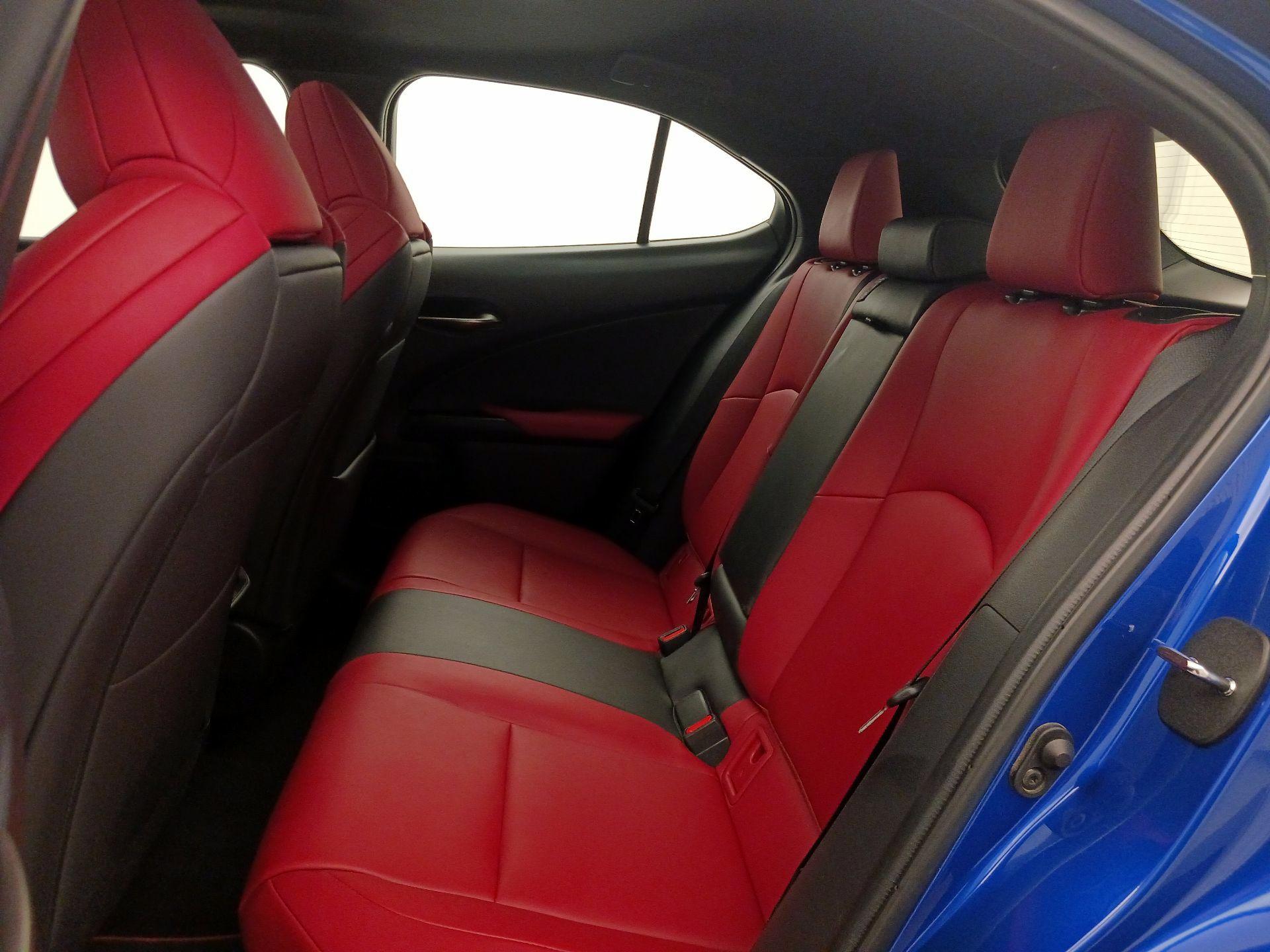 Thumbnail: 2020 Lexus UX - 20