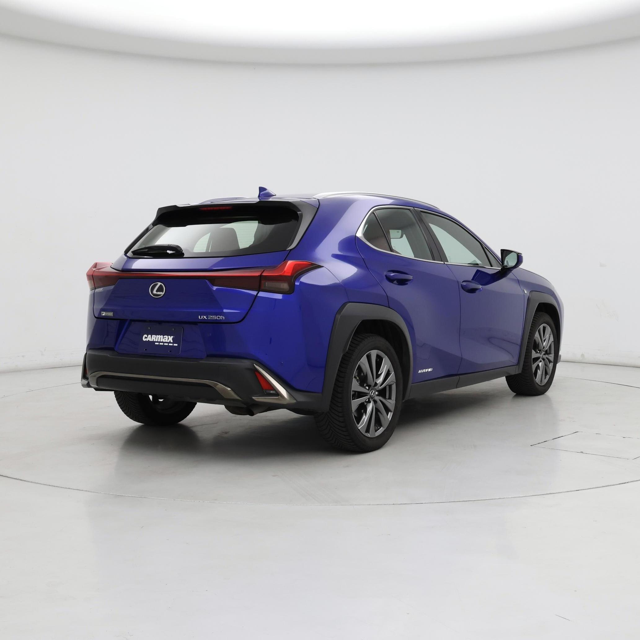 Thumbnail: 2020 Lexus UX - 8