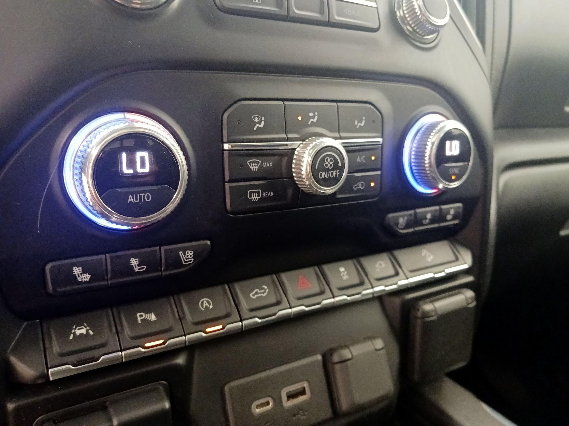 Thumbnail: 2020 GMC Sierra 1500 - 17