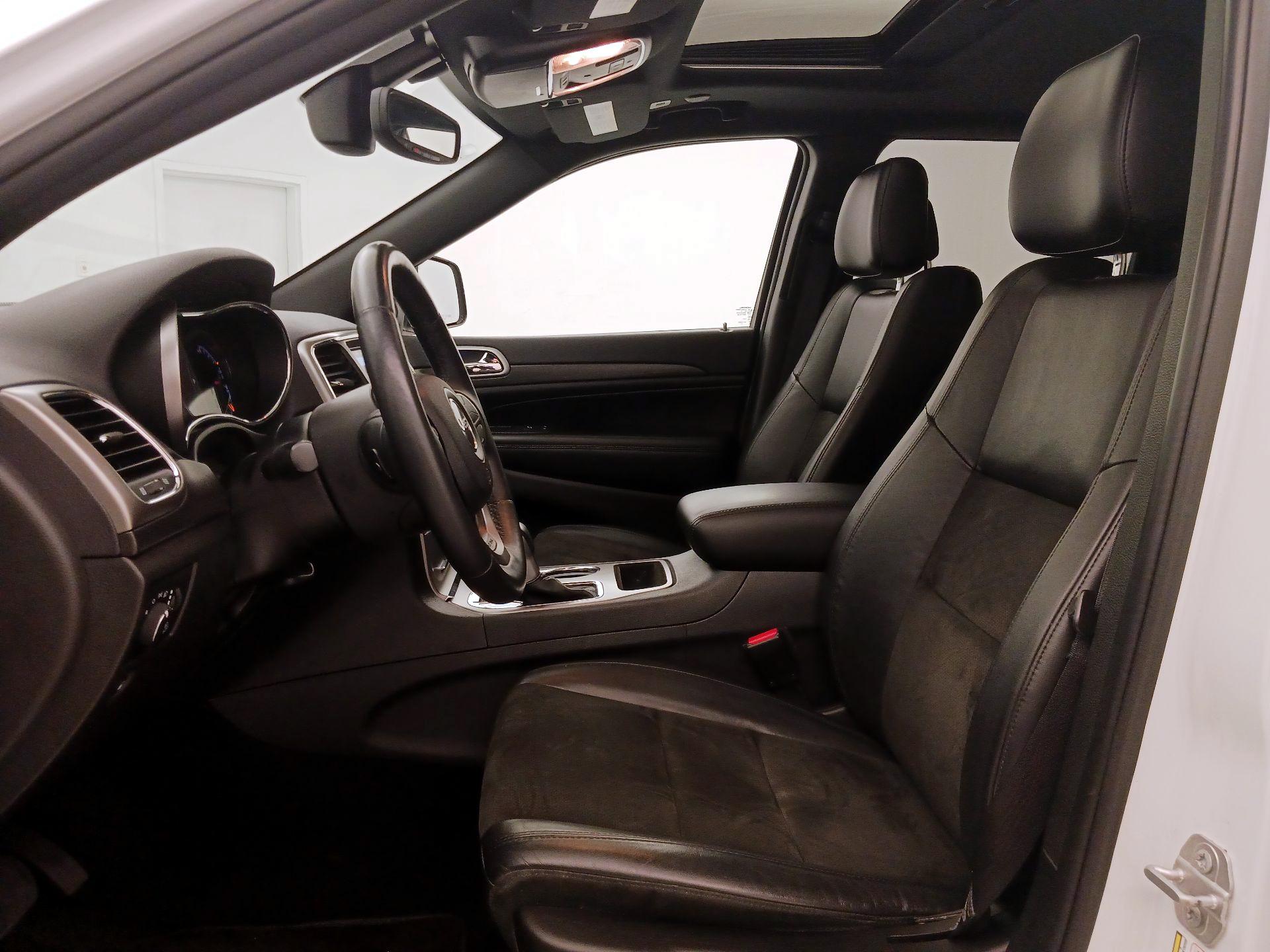 Thumbnail: 2018 Jeep Grand Cherokee - 11