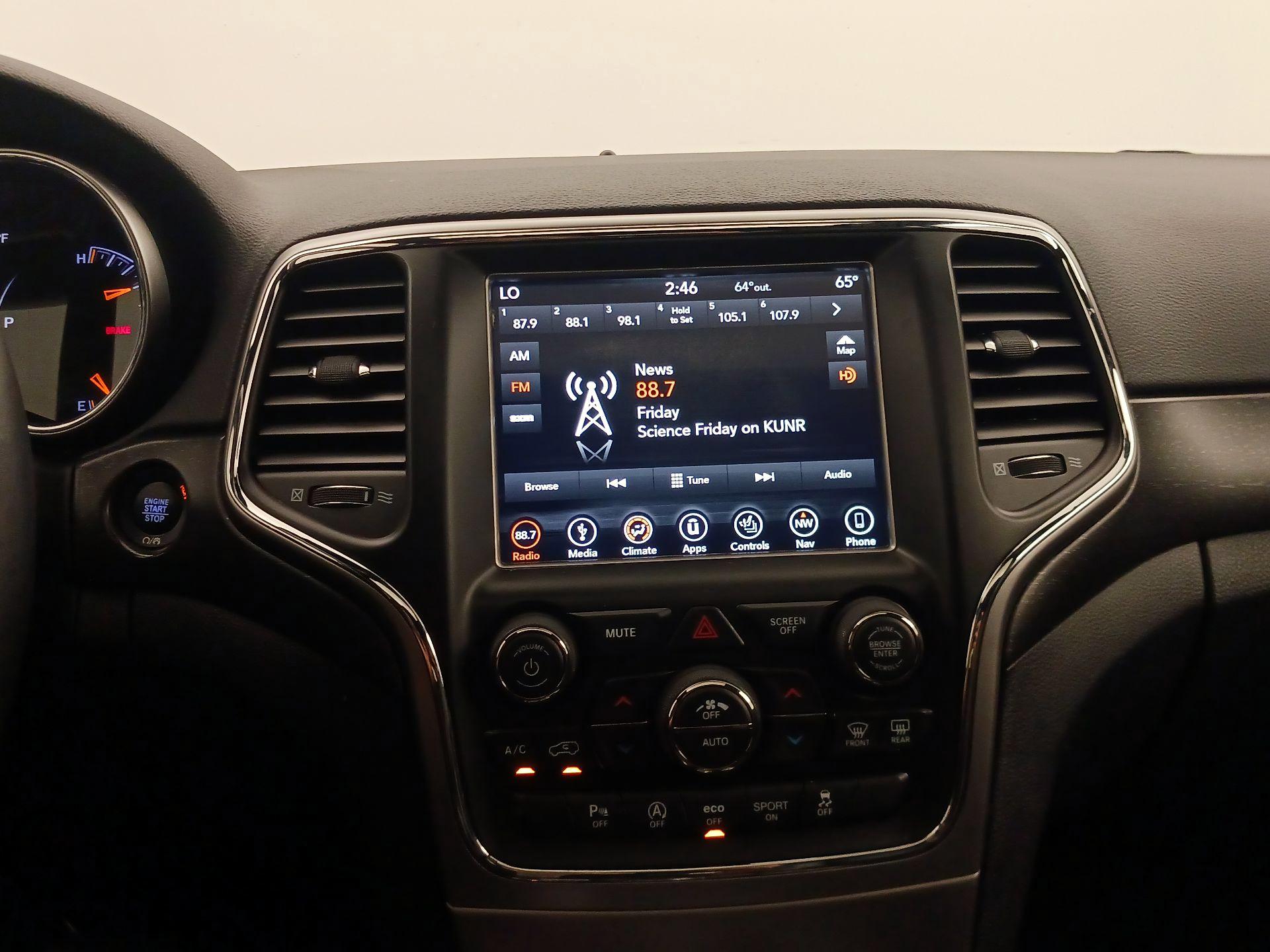 Thumbnail: 2018 Jeep Grand Cherokee - 16
