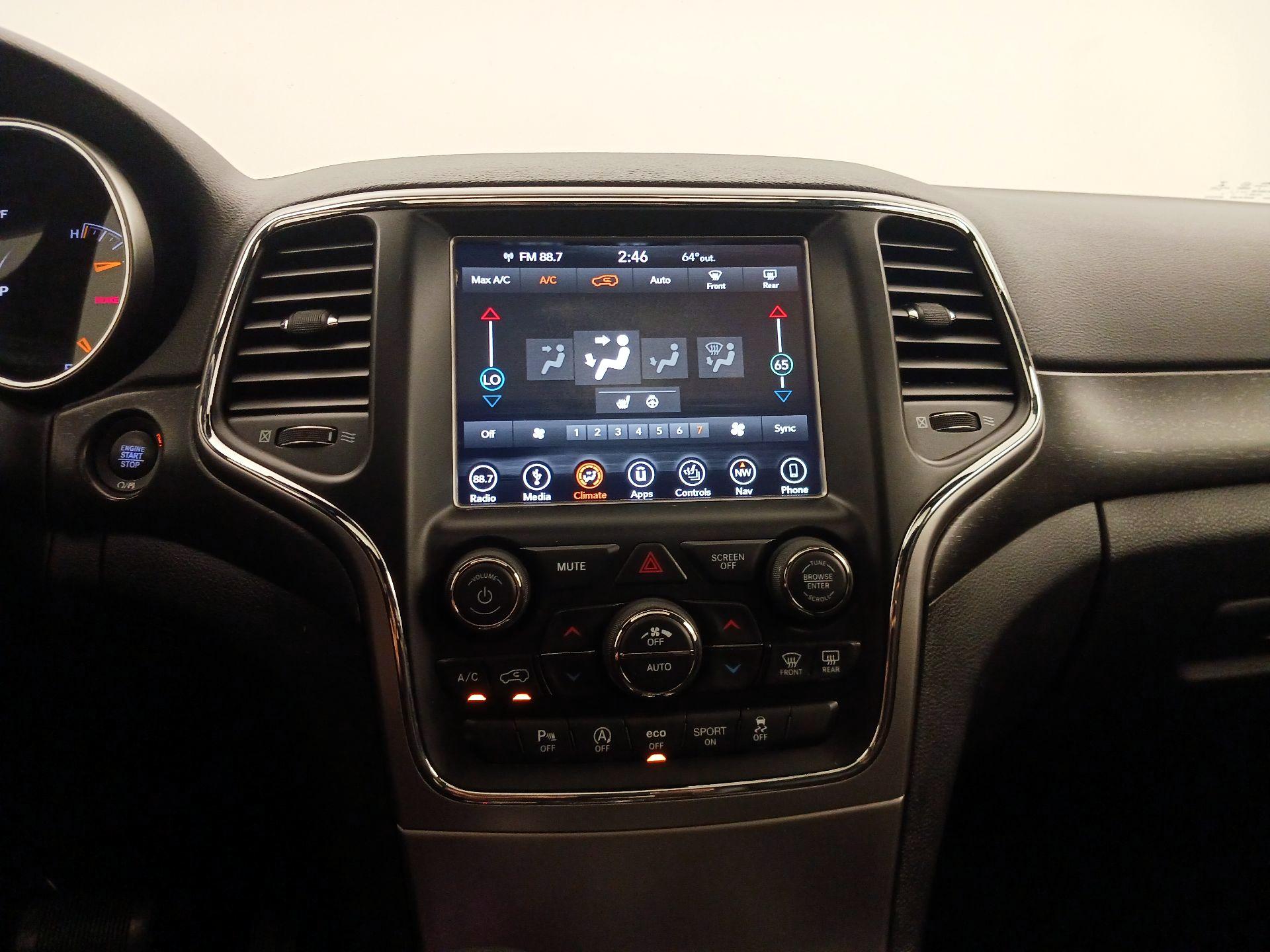 Thumbnail: 2018 Jeep Grand Cherokee - 17