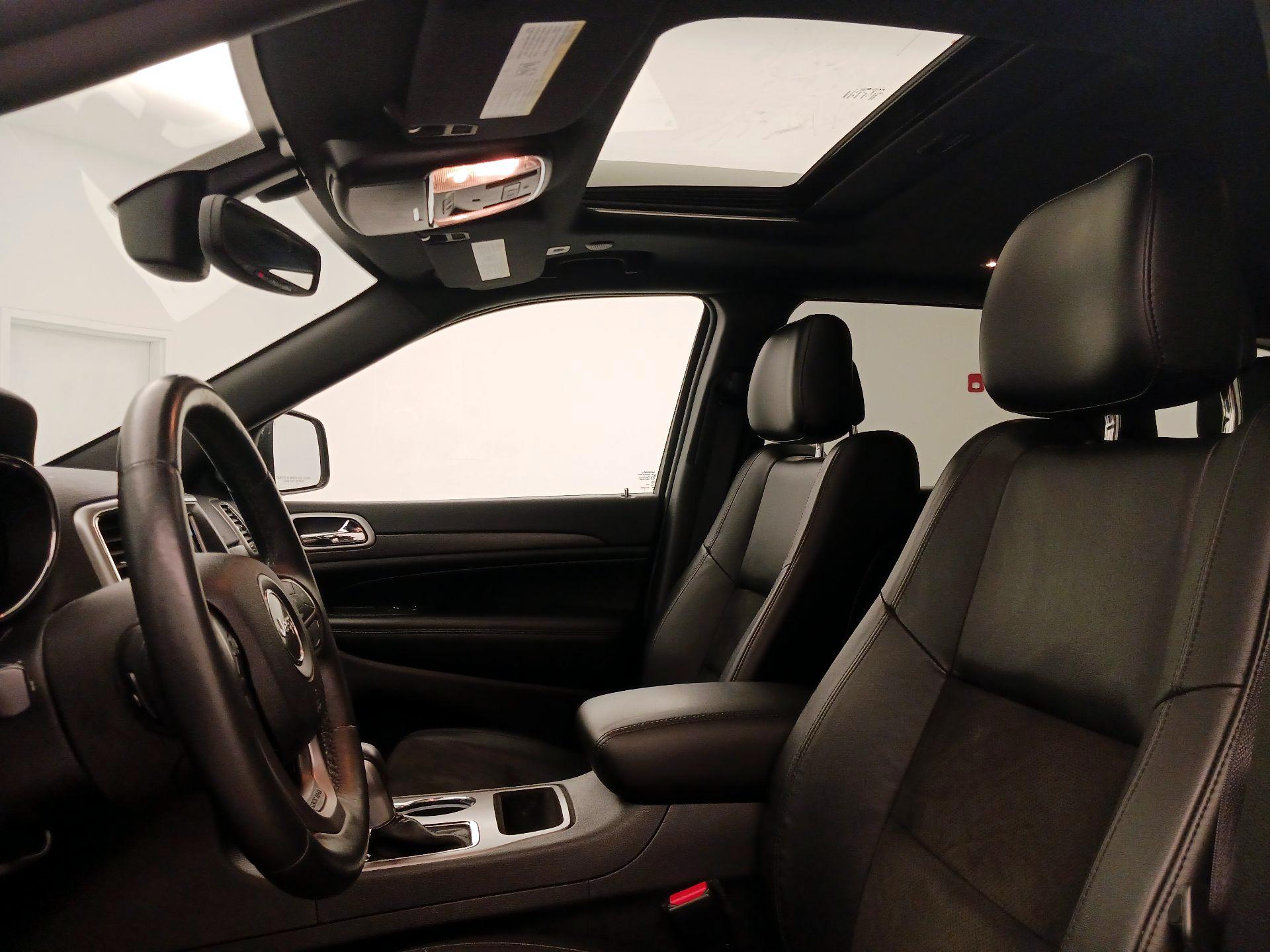 Thumbnail: 2018 Jeep Grand Cherokee - 19