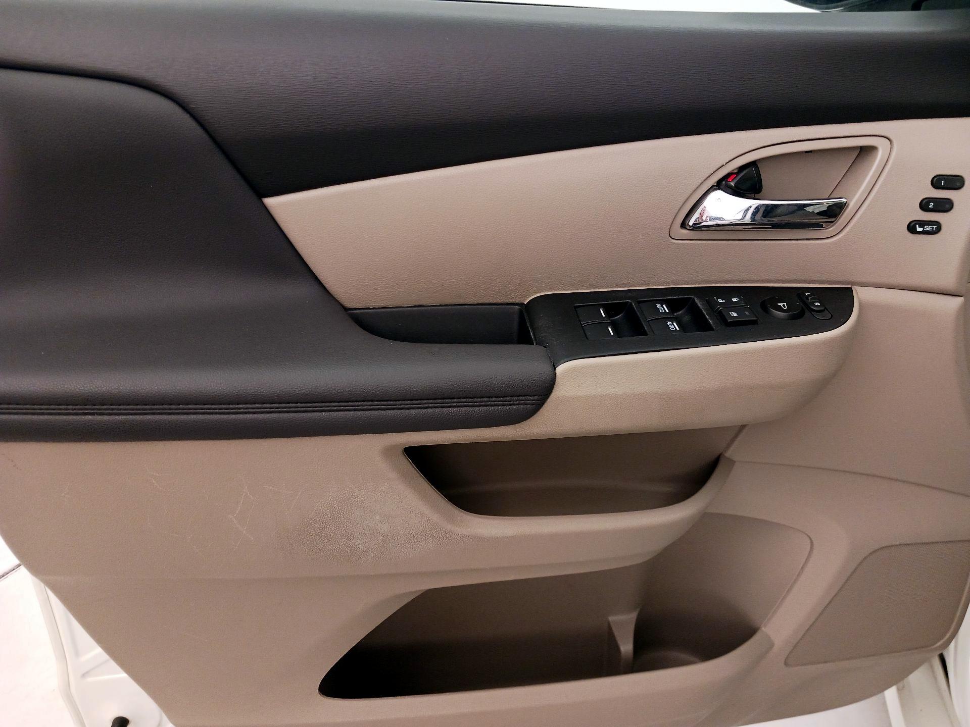 Thumbnail: 2017 Honda Odyssey - 12