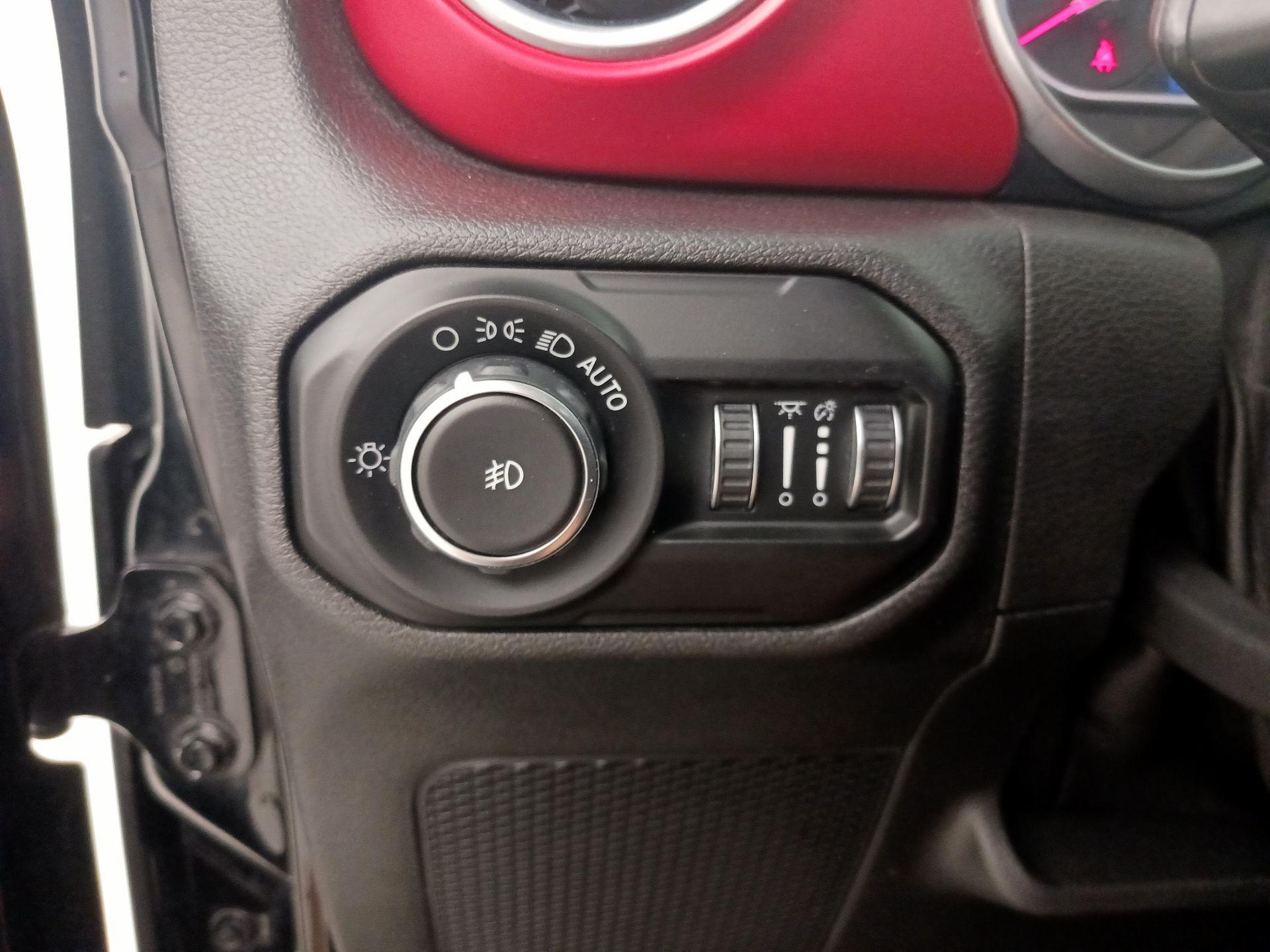 Thumbnail: 2020 Jeep Wrangler - 13