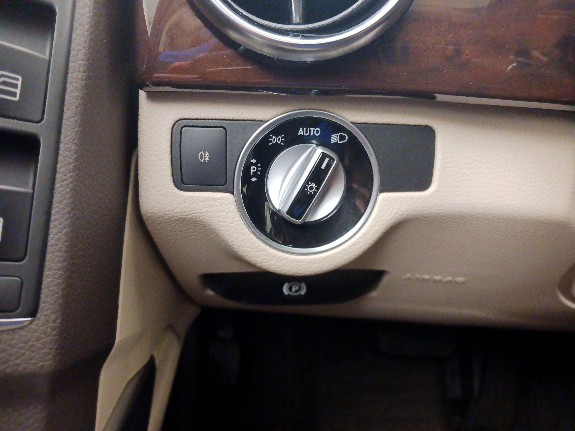 Thumbnail: 2015 Mercedes-Benz GLK - 13