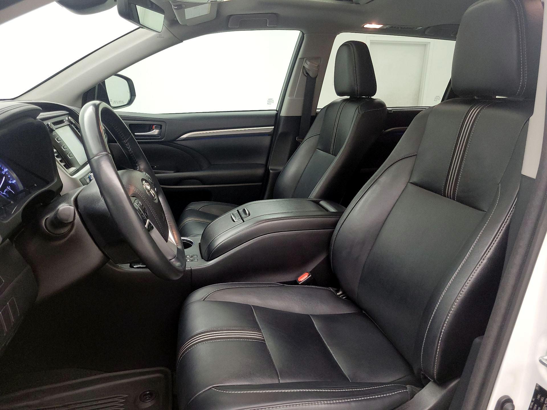 Thumbnail: 2018 Toyota Highlander - 11