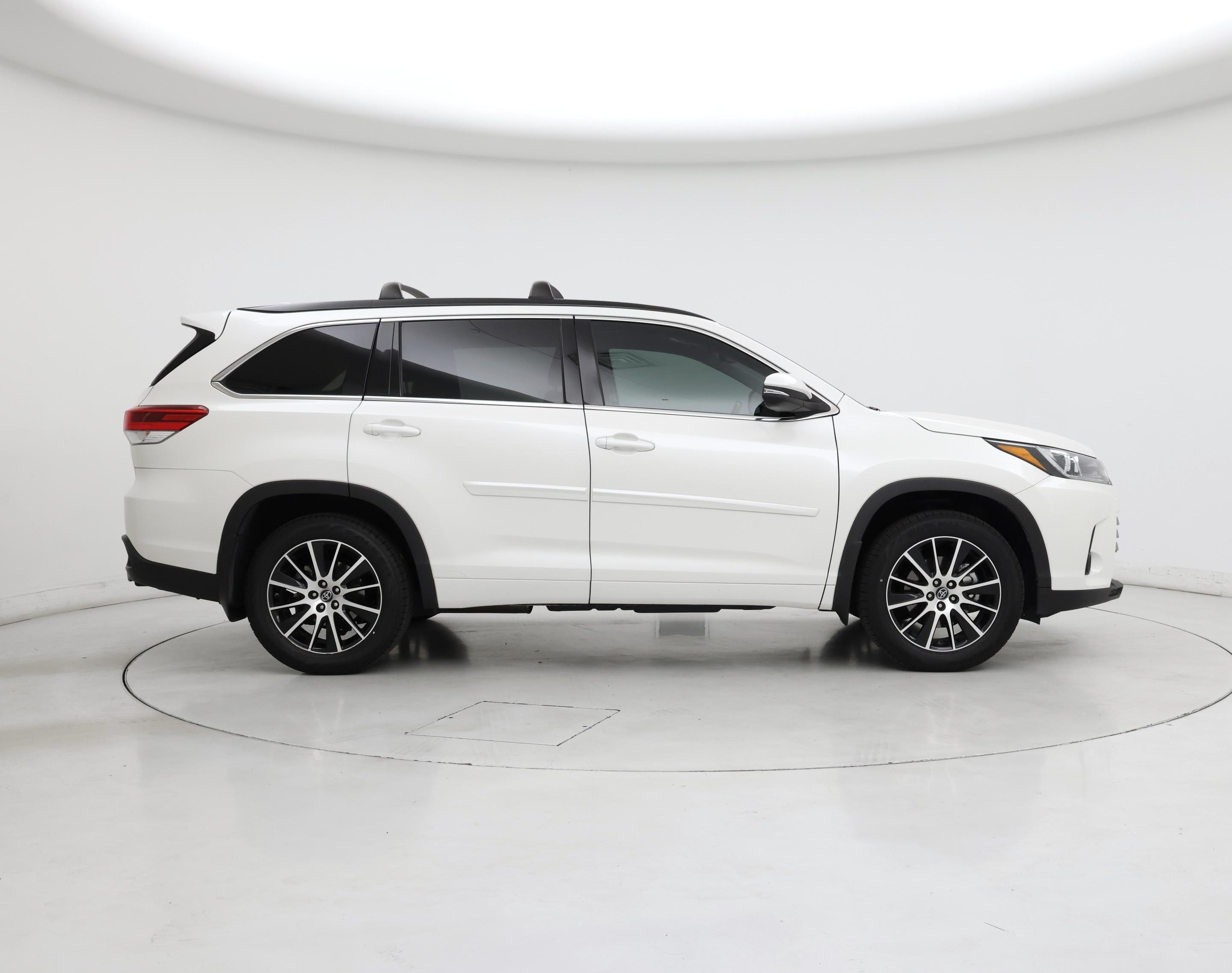 Thumbnail: 2018 Toyota Highlander - 7