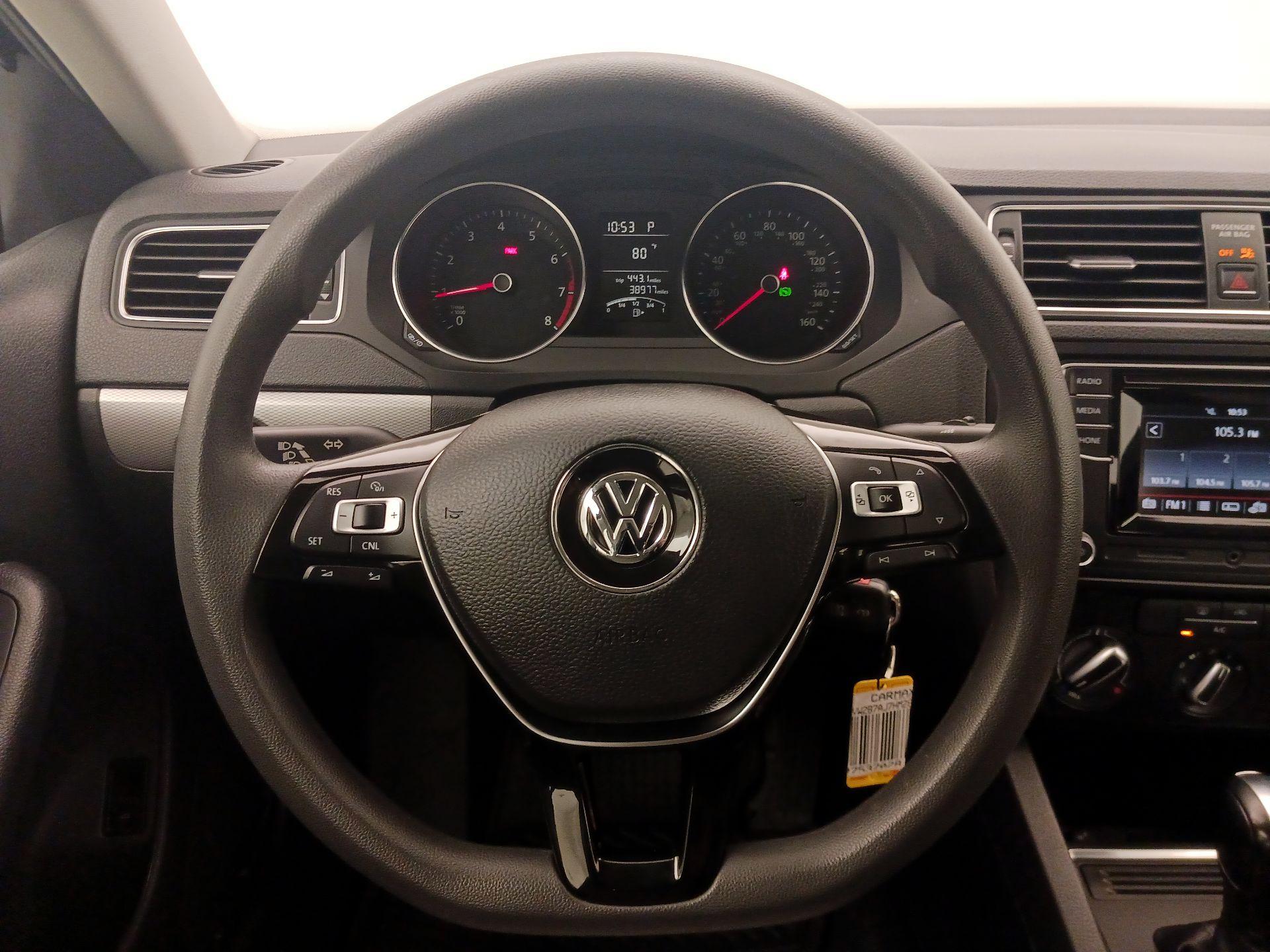 Thumbnail: 2017 Volkswagen Jetta - 10