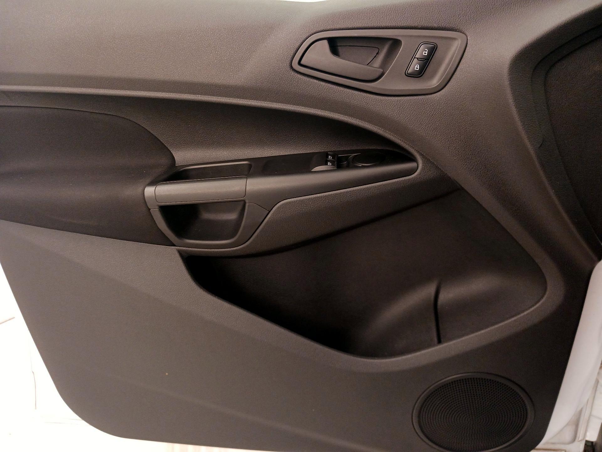Thumbnail: 2018 Ford Transit Series - 12