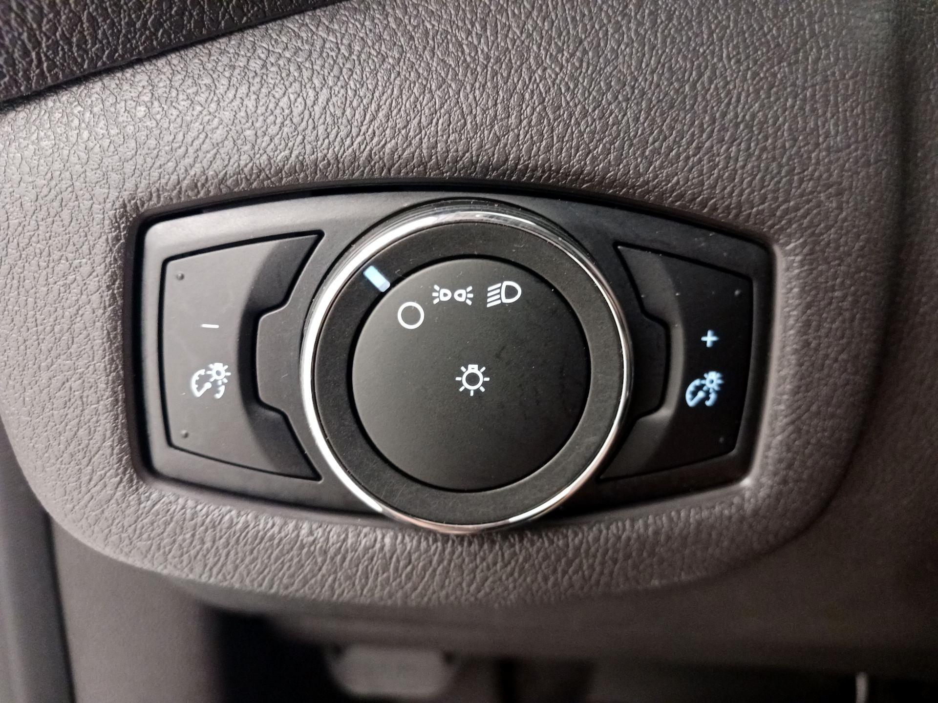 Thumbnail: 2018 Ford Transit Series - 13