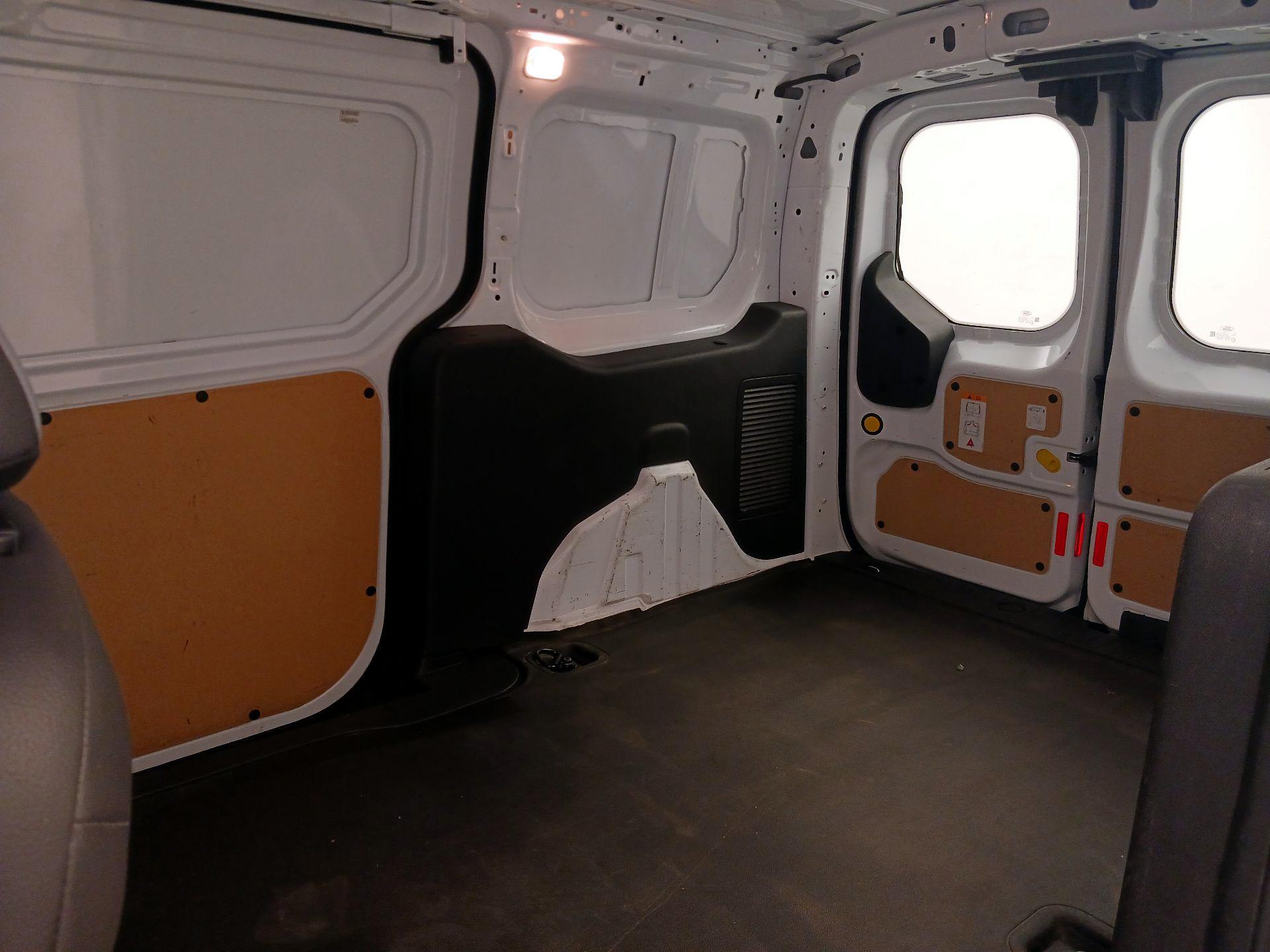 Thumbnail: 2018 Ford Transit Series - 19