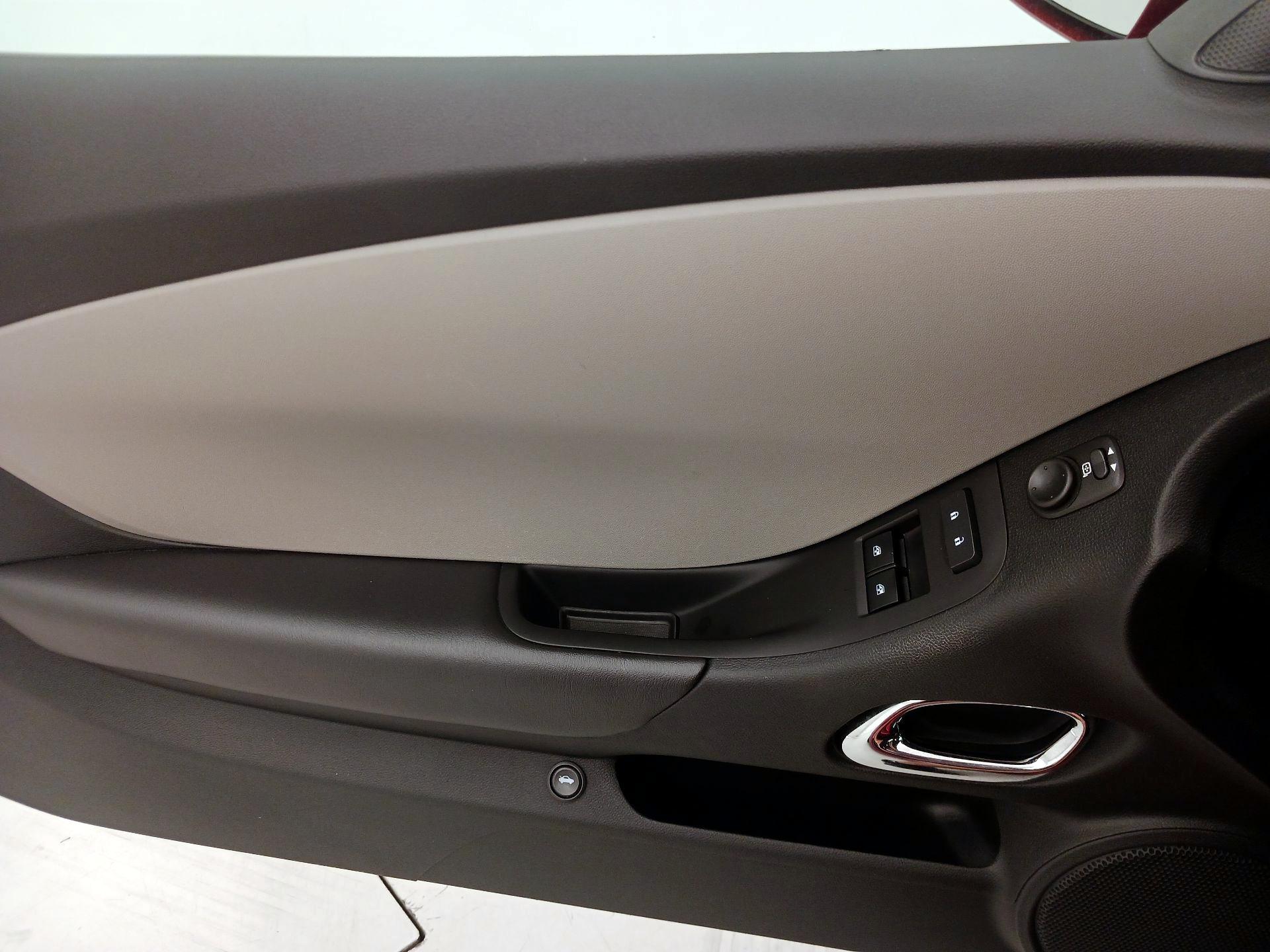 Thumbnail: 2015 Chevrolet Camaro - 12