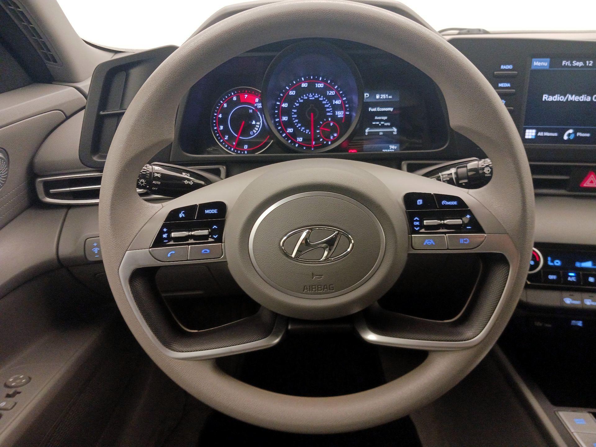 Thumbnail: 2022 Hyundai Elantra - 10