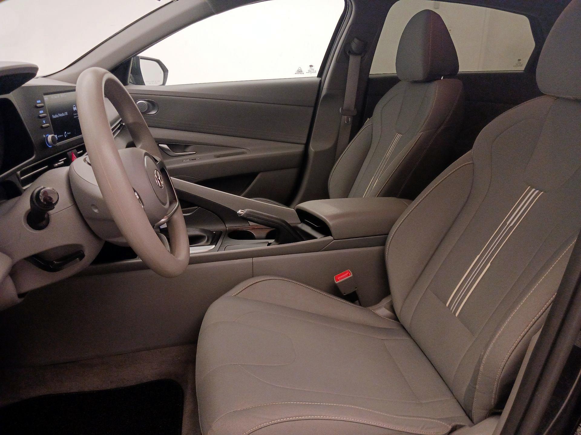 Thumbnail: 2022 Hyundai Elantra - 11