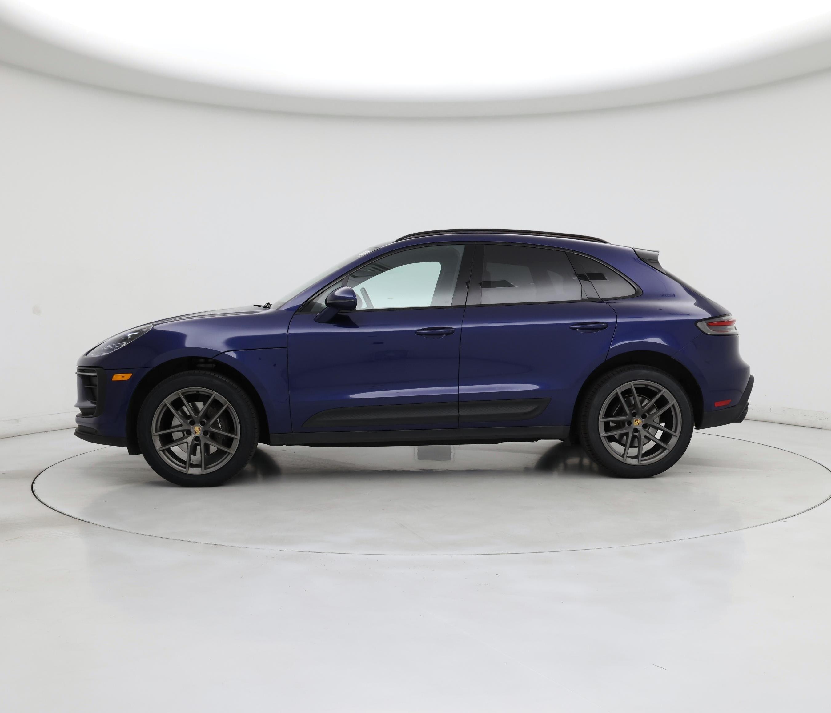 Thumbnail: 2022 Porsche Macan - 3
