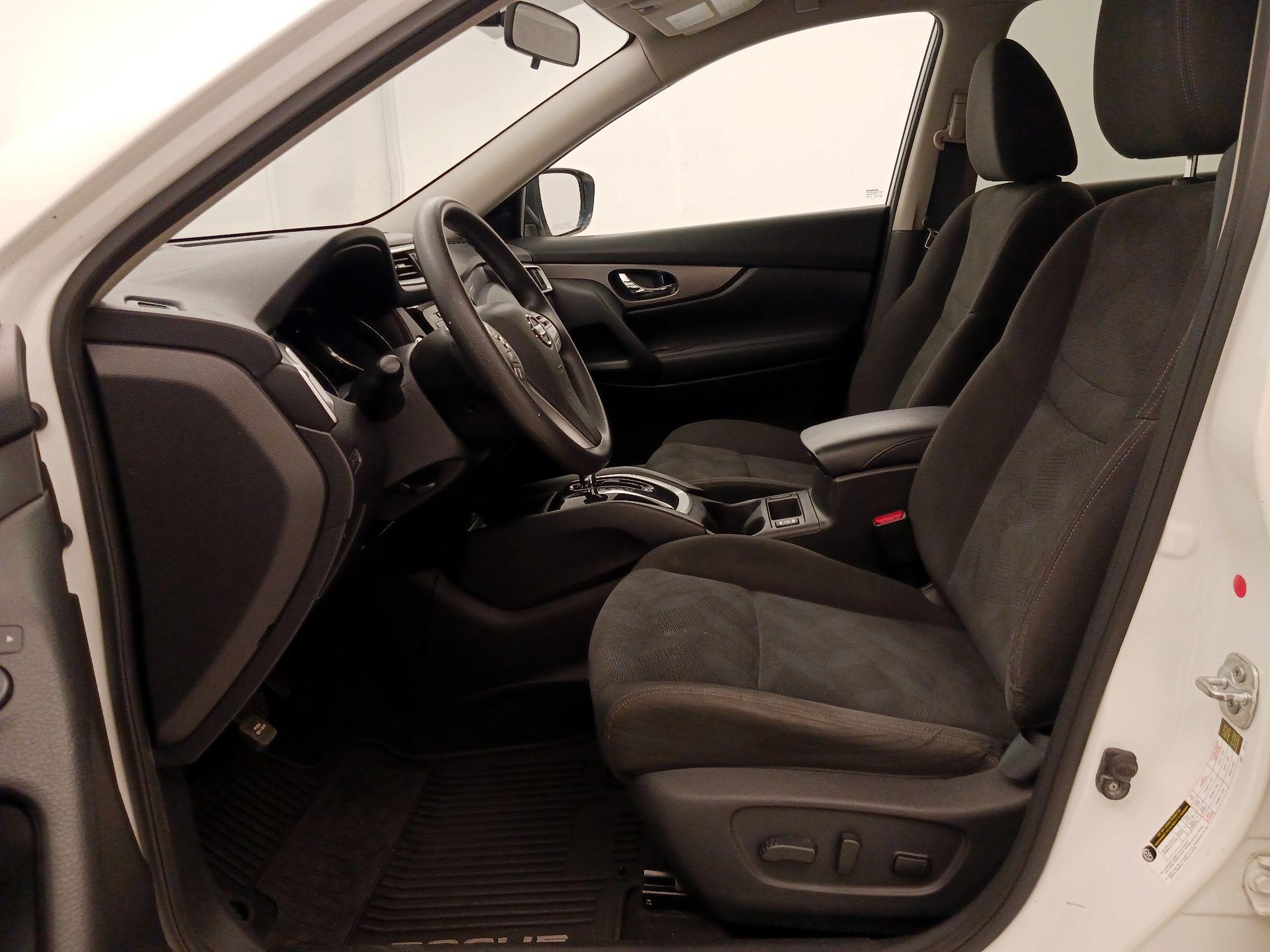 Thumbnail: 2016 Nissan Rogue - 11