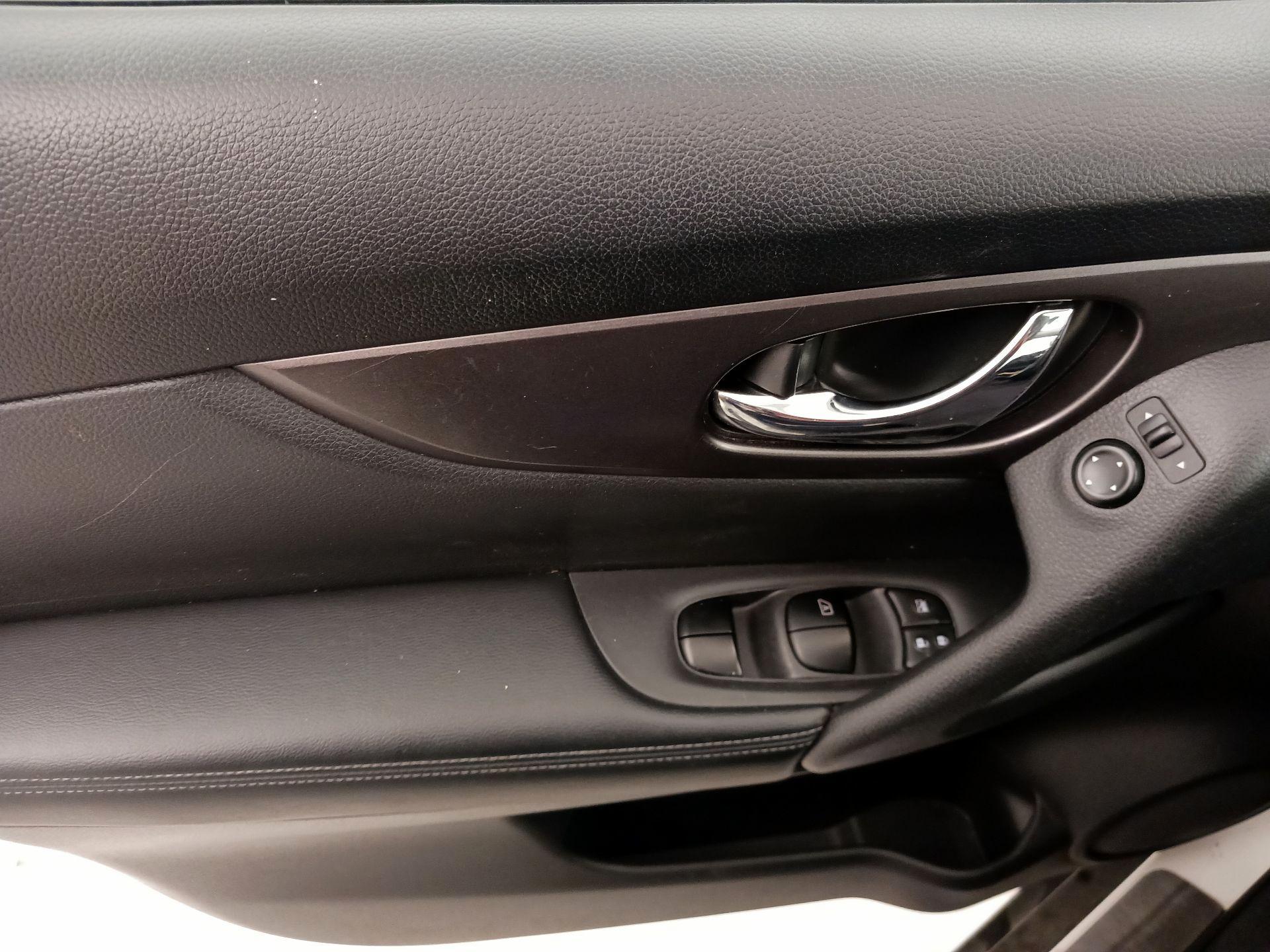 Thumbnail: 2016 Nissan Rogue - 12
