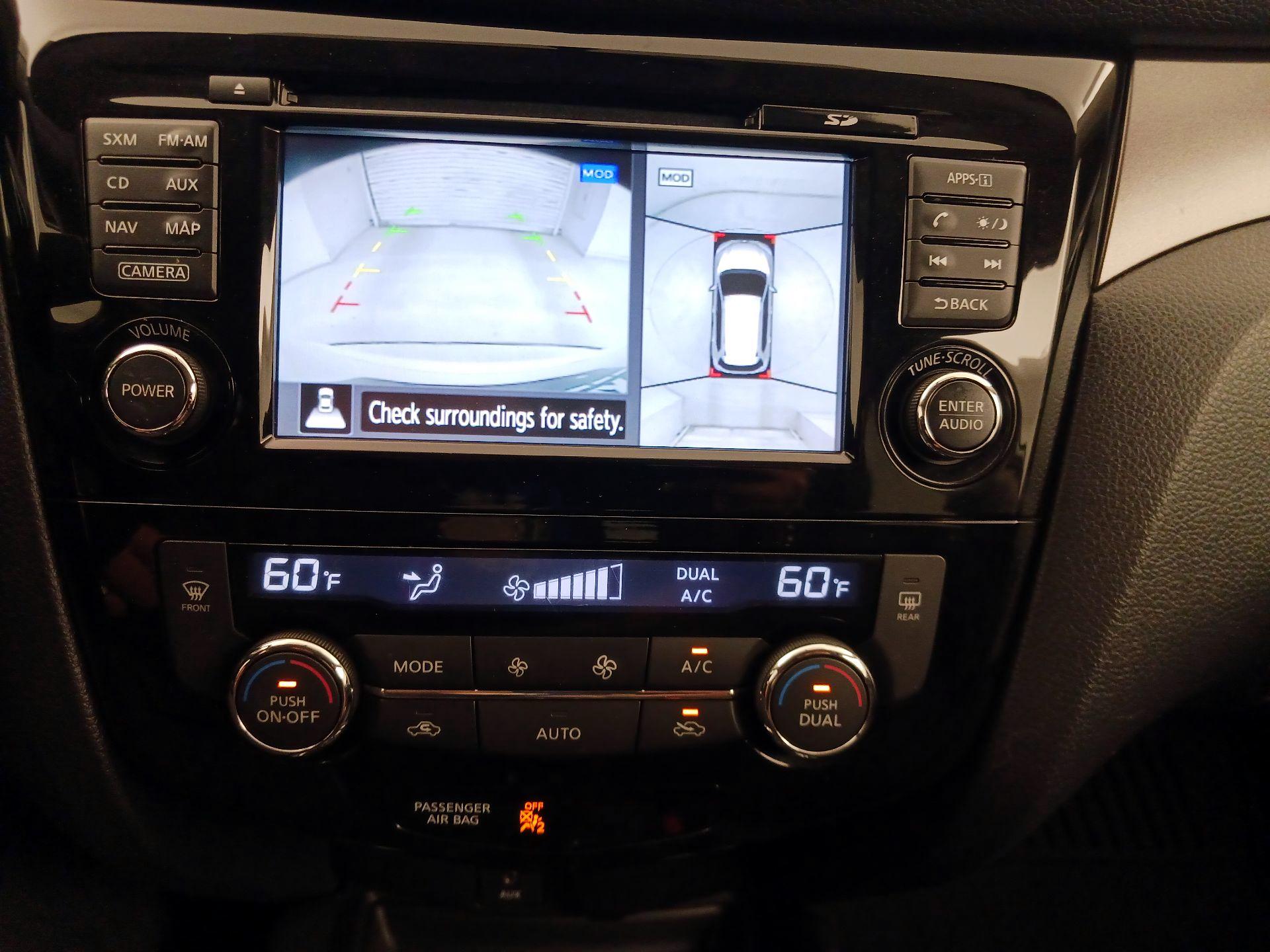 Thumbnail: 2016 Nissan Rogue - 15
