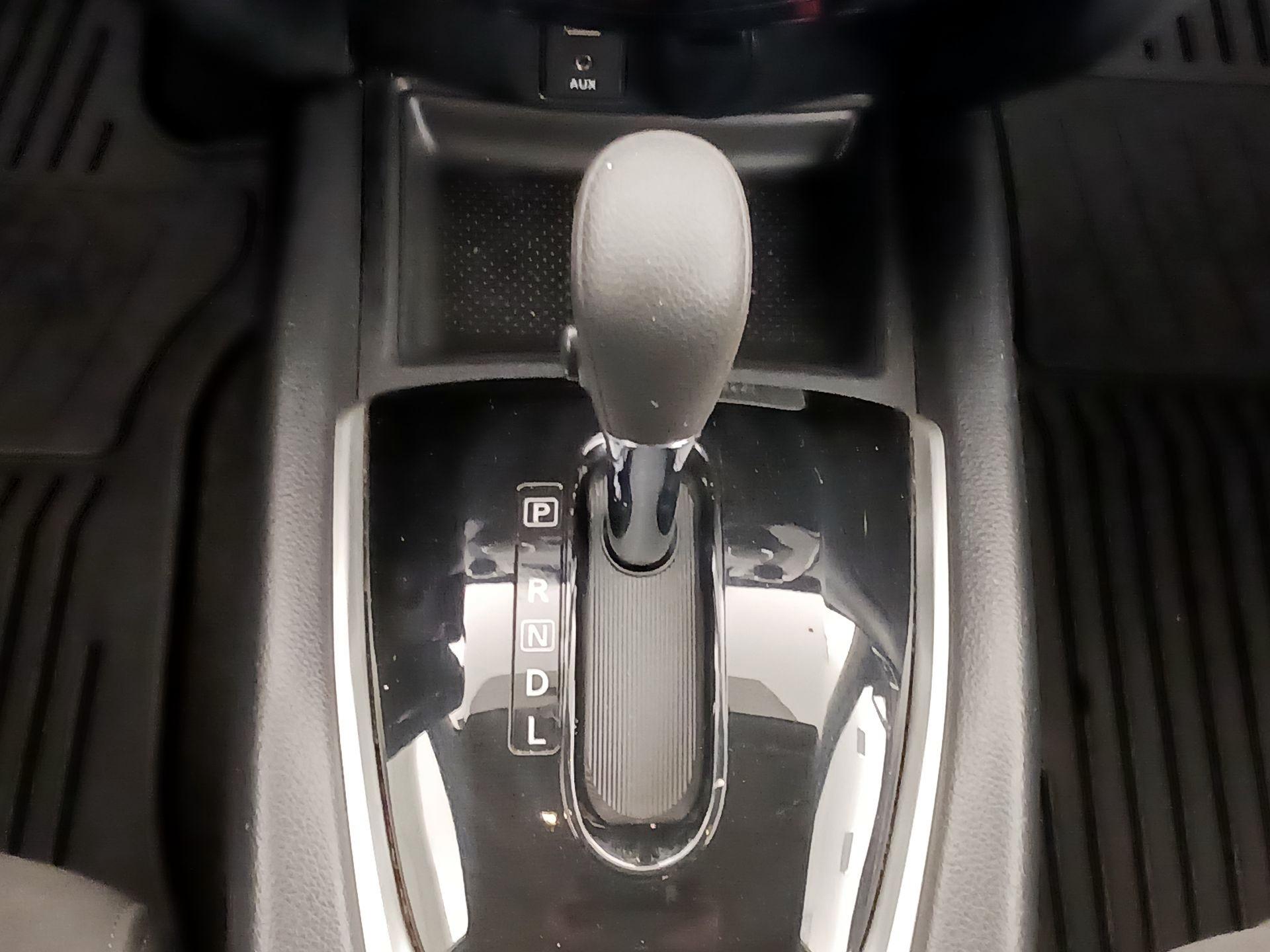 Thumbnail: 2016 Nissan Rogue - 18