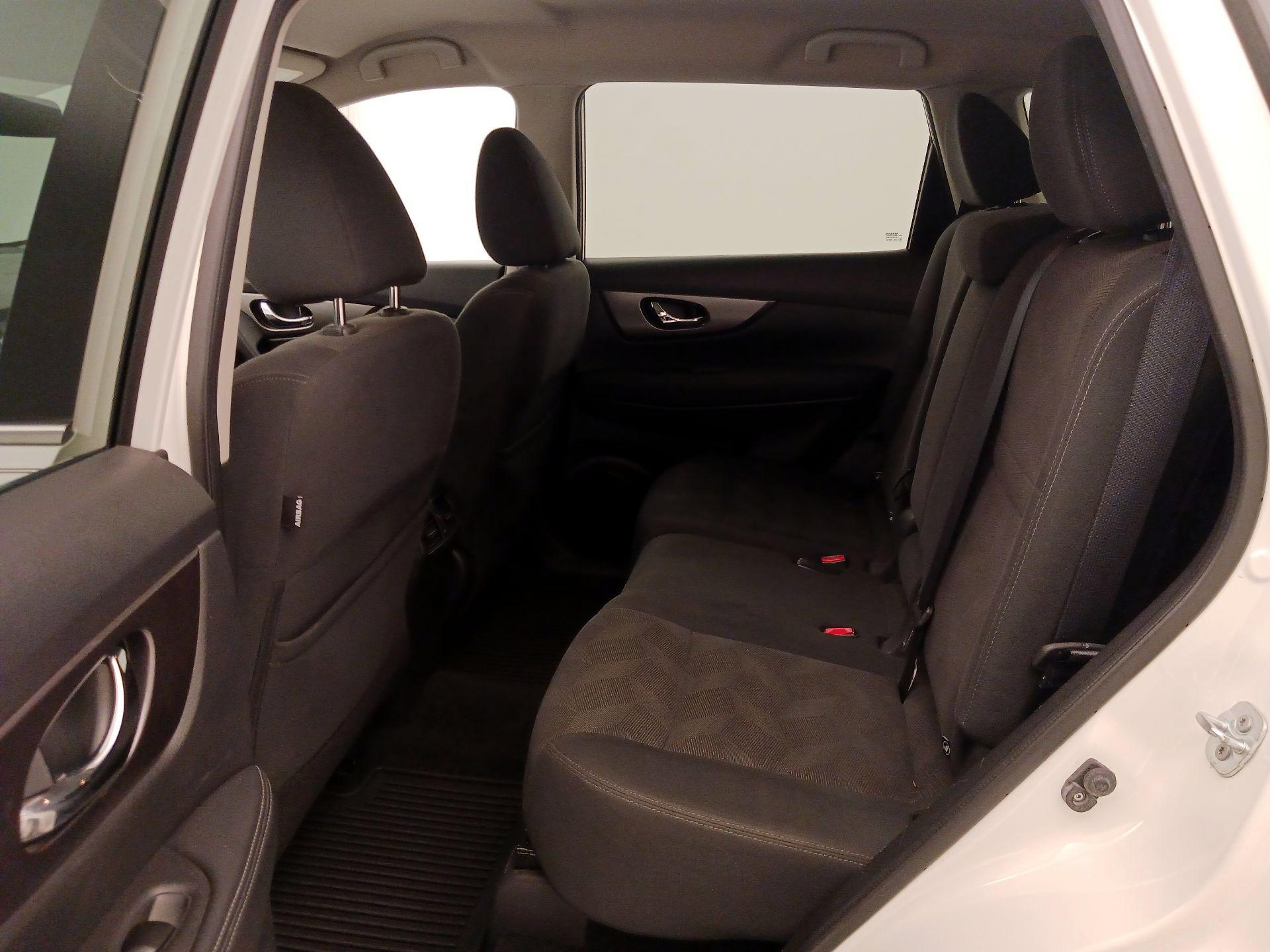 Thumbnail: 2016 Nissan Rogue - 20