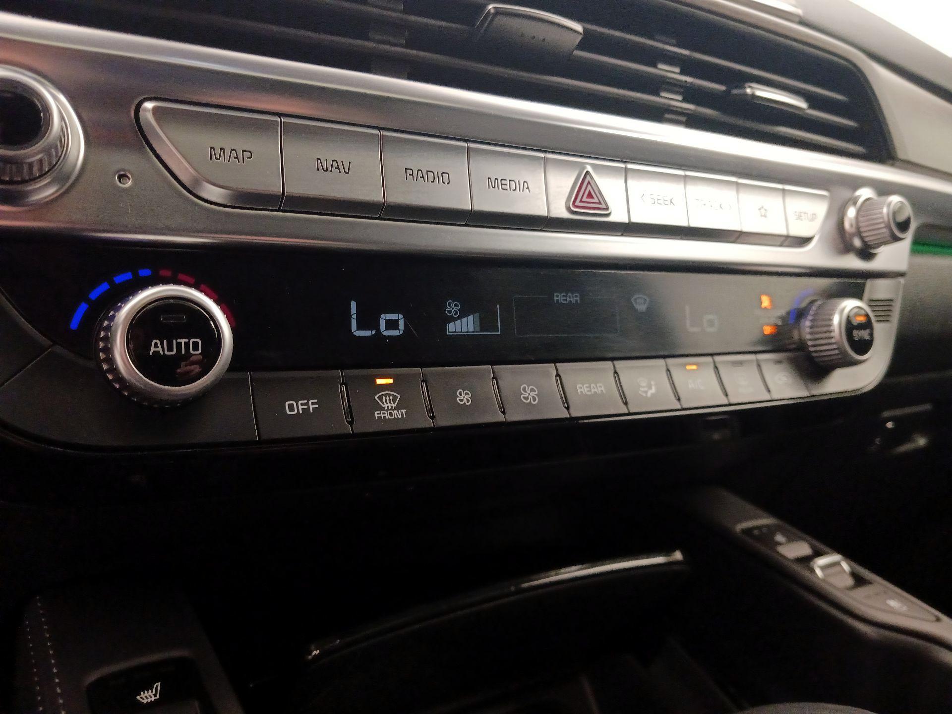 Thumbnail: 2021 Kia Telluride - 17